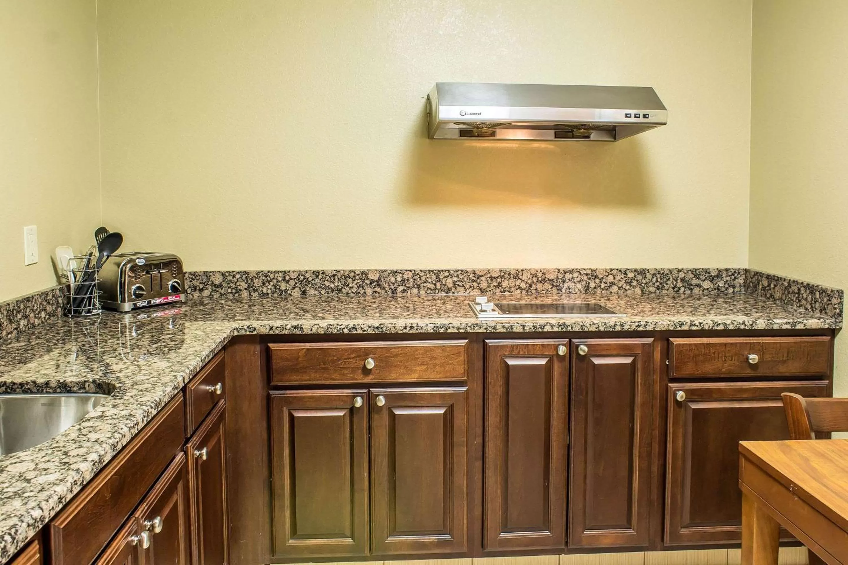 Photo of the whole room in Comfort Inn & Suites Cedar Rapids North - Collins Road