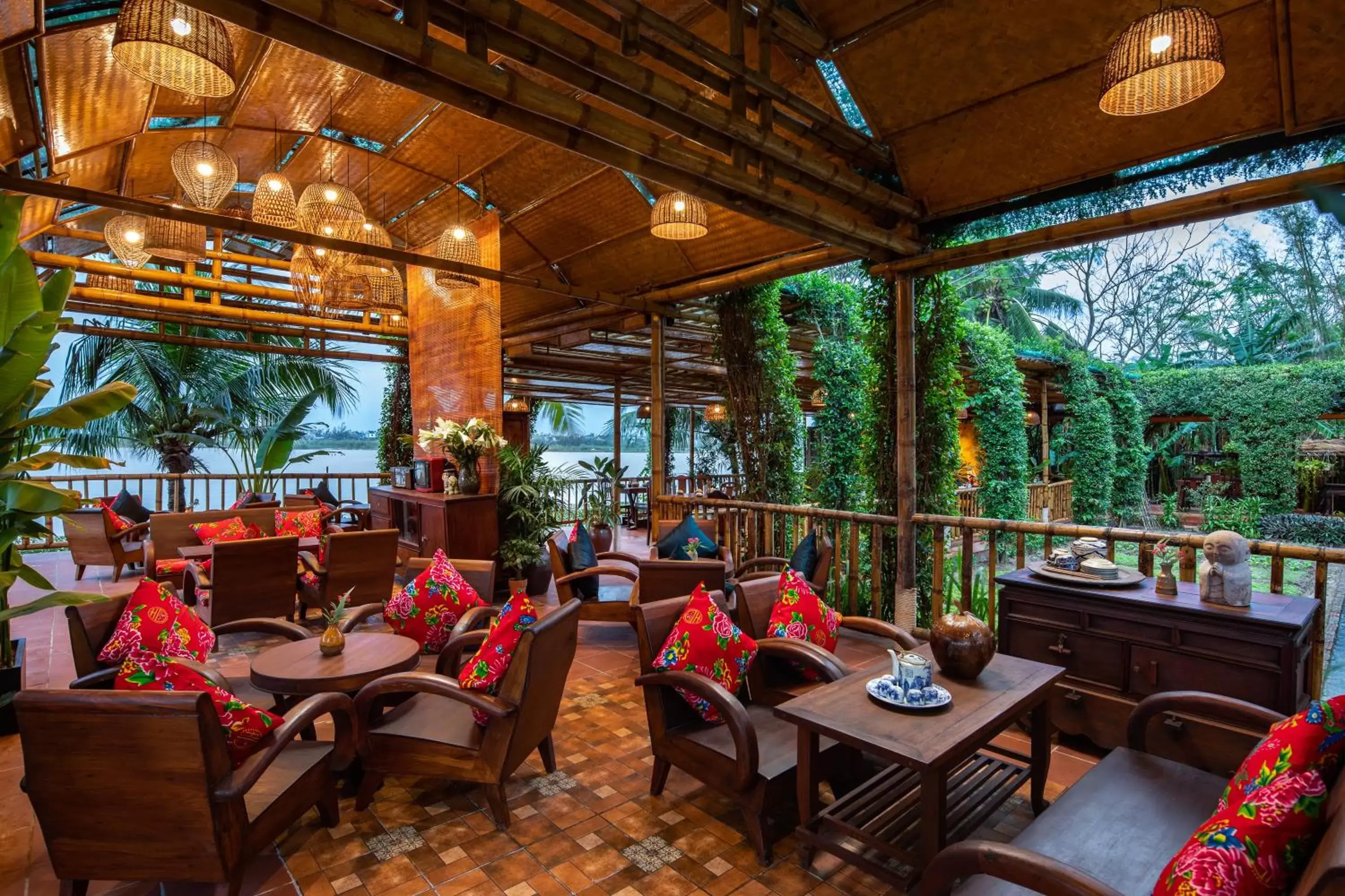 Restaurant/Places to Eat in Bel Marina Hoi An Resort