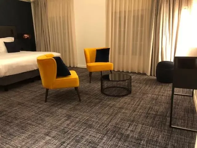 Bed, Seating Area in Hôtel La Maison Bord'eaux