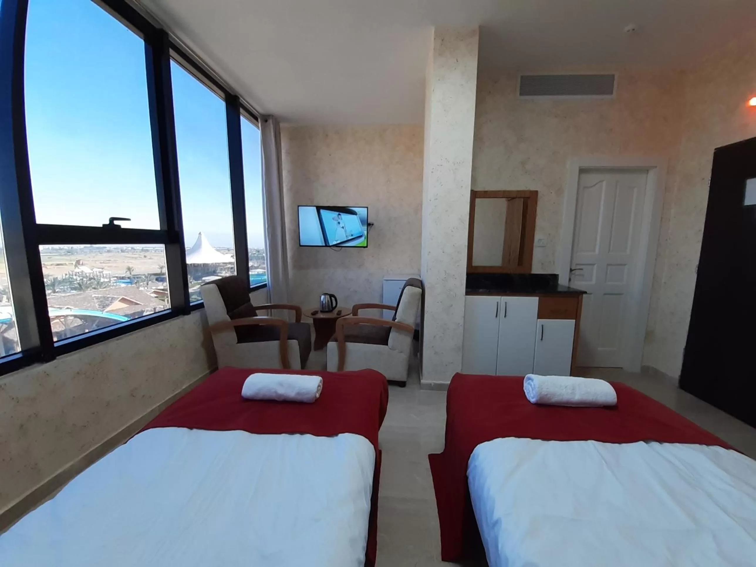 Dolphin Suites Hotel