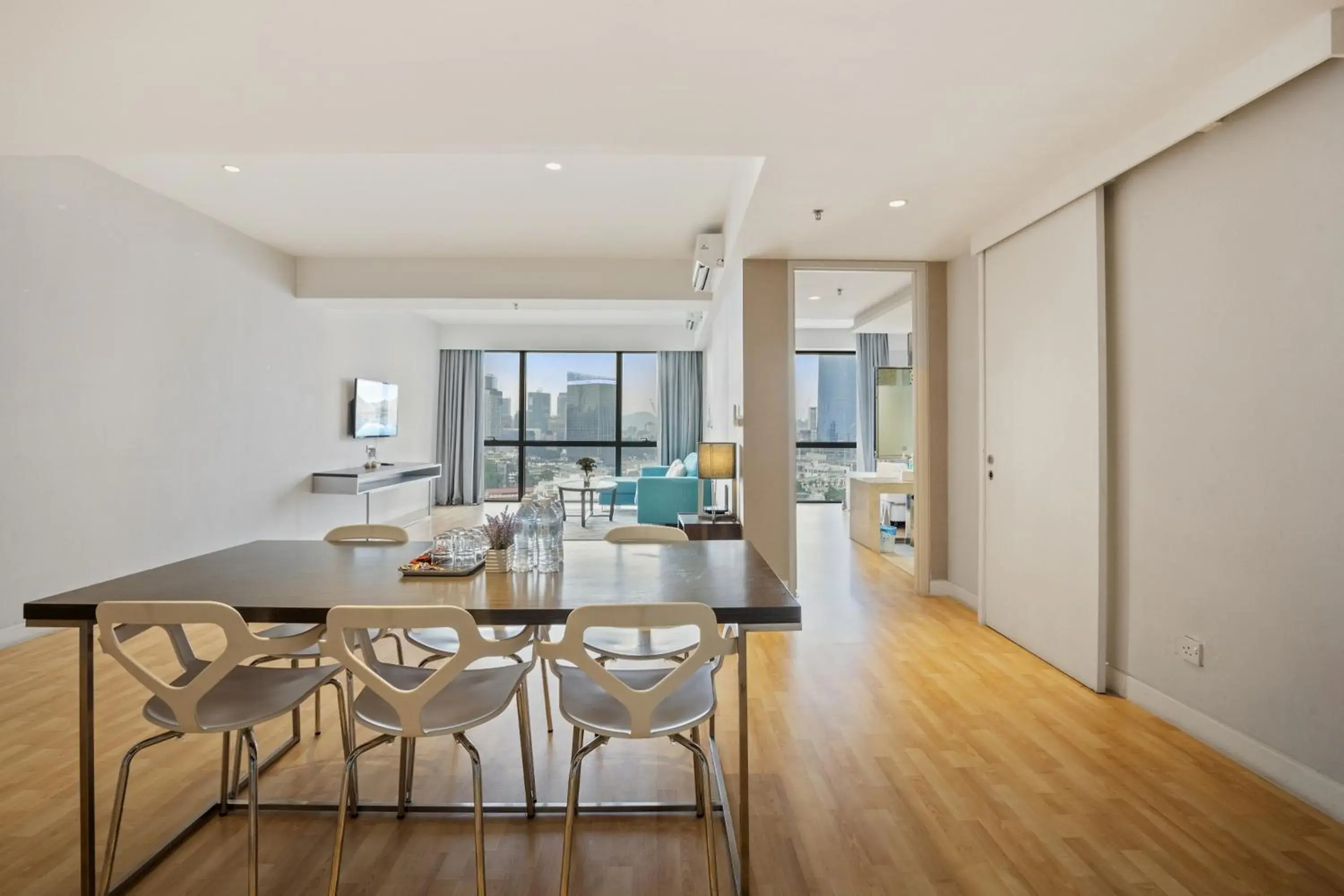 Kitchen or kitchenette, Dining Area in Greystone Haus D Majestic Place