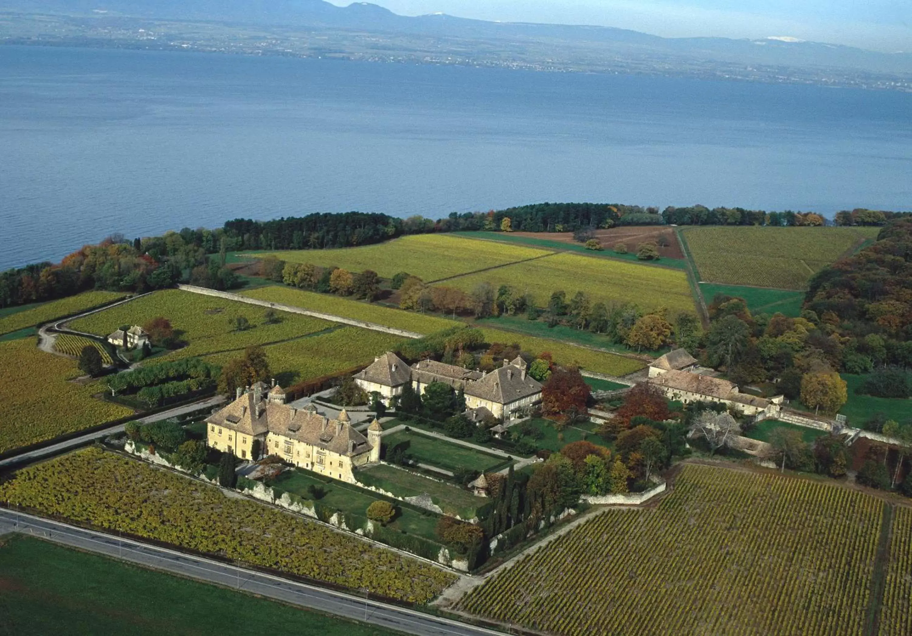 Nearby landmark, Bird's-eye View in ibis Thonon Centre