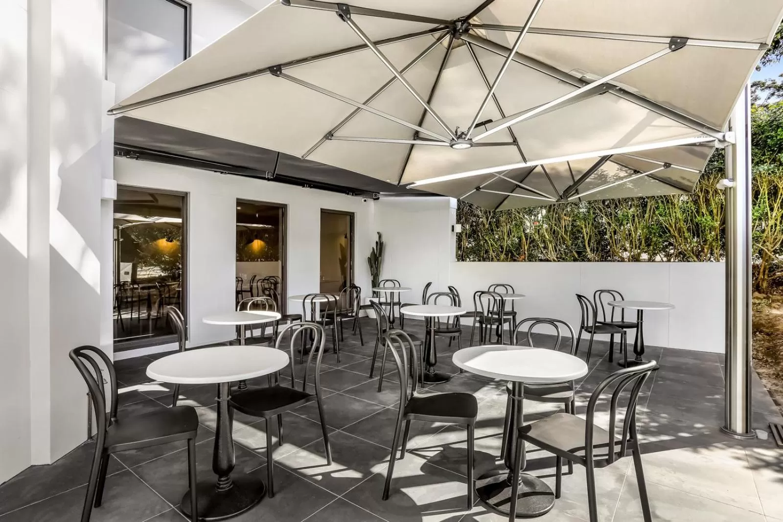 Restaurant/places to eat in Killara Hotel & Suites