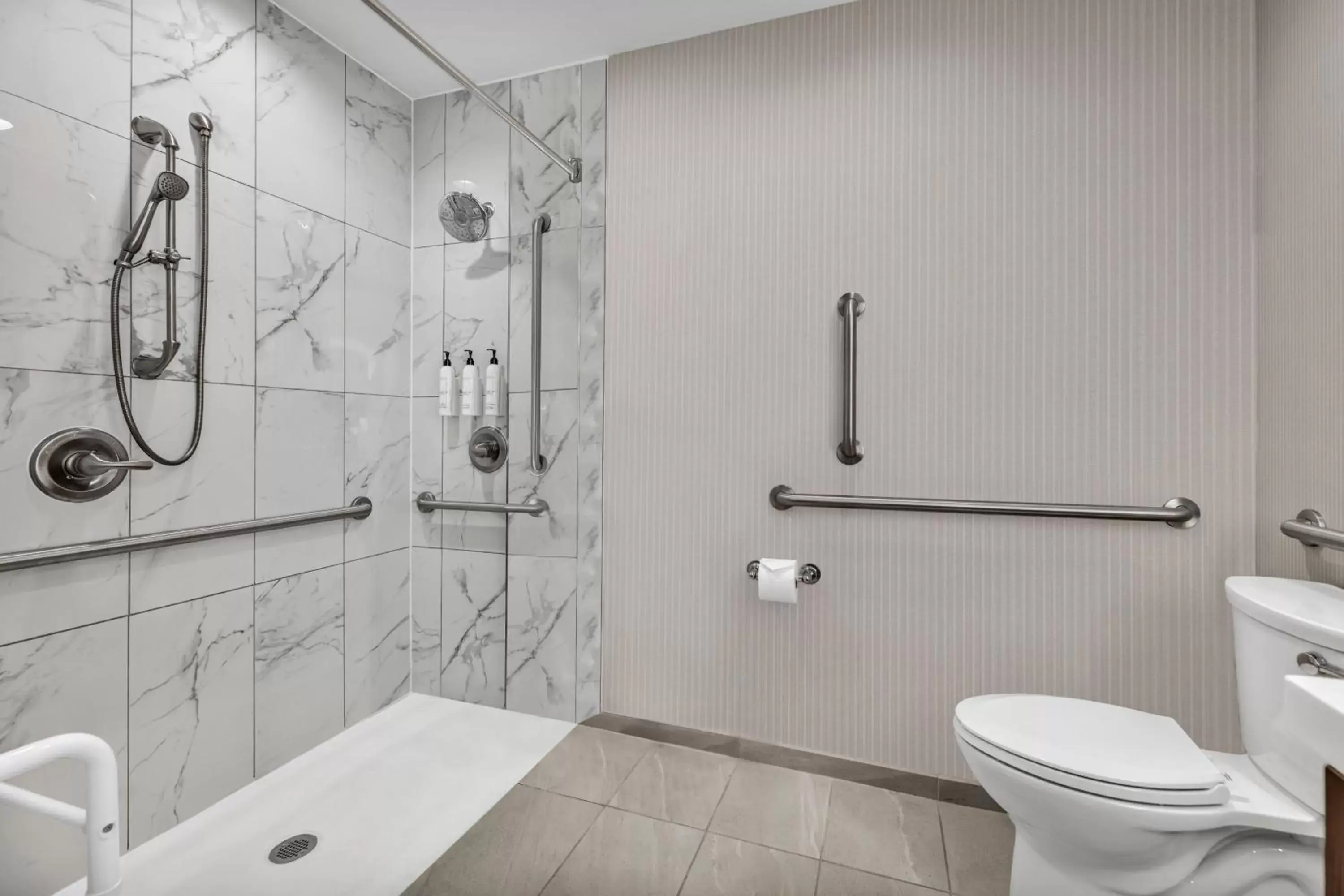 Bathroom in Delta Hotels by Marriott Racine