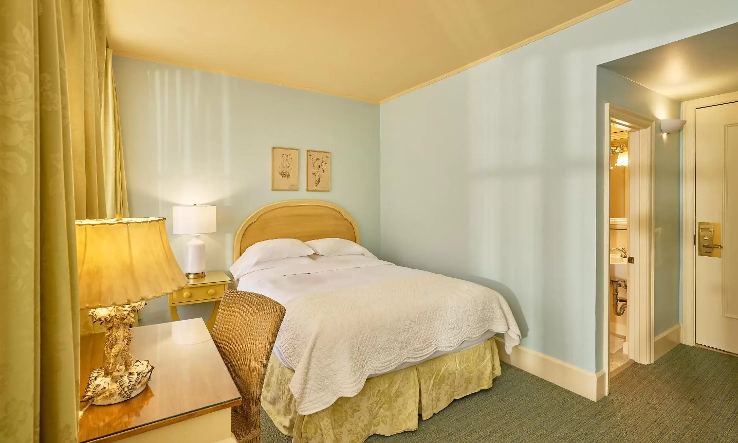 Bed in Ashland Springs Hotel
