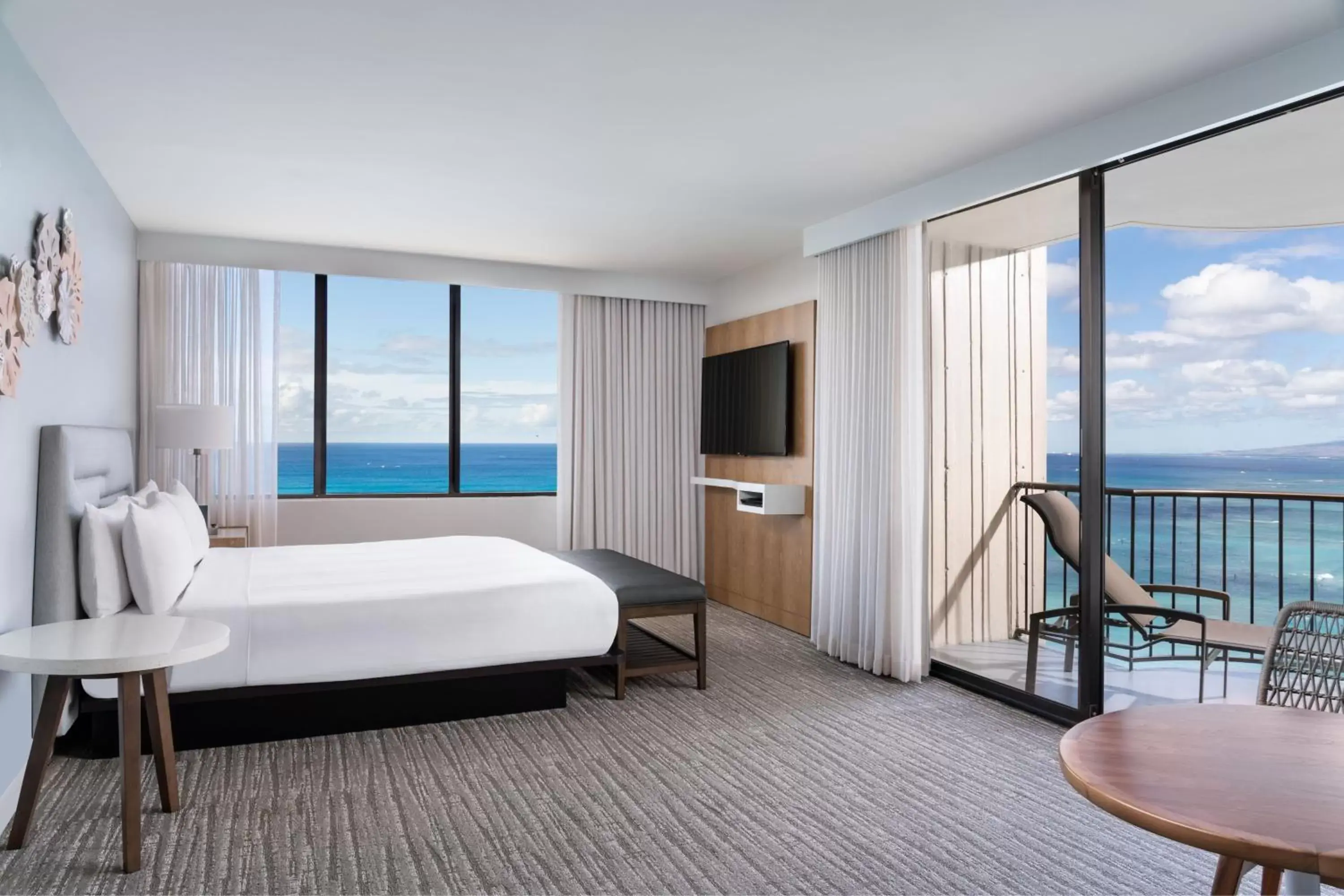 Photo of the whole room, Sea View in Waikiki Beach Marriott Resort & Spa