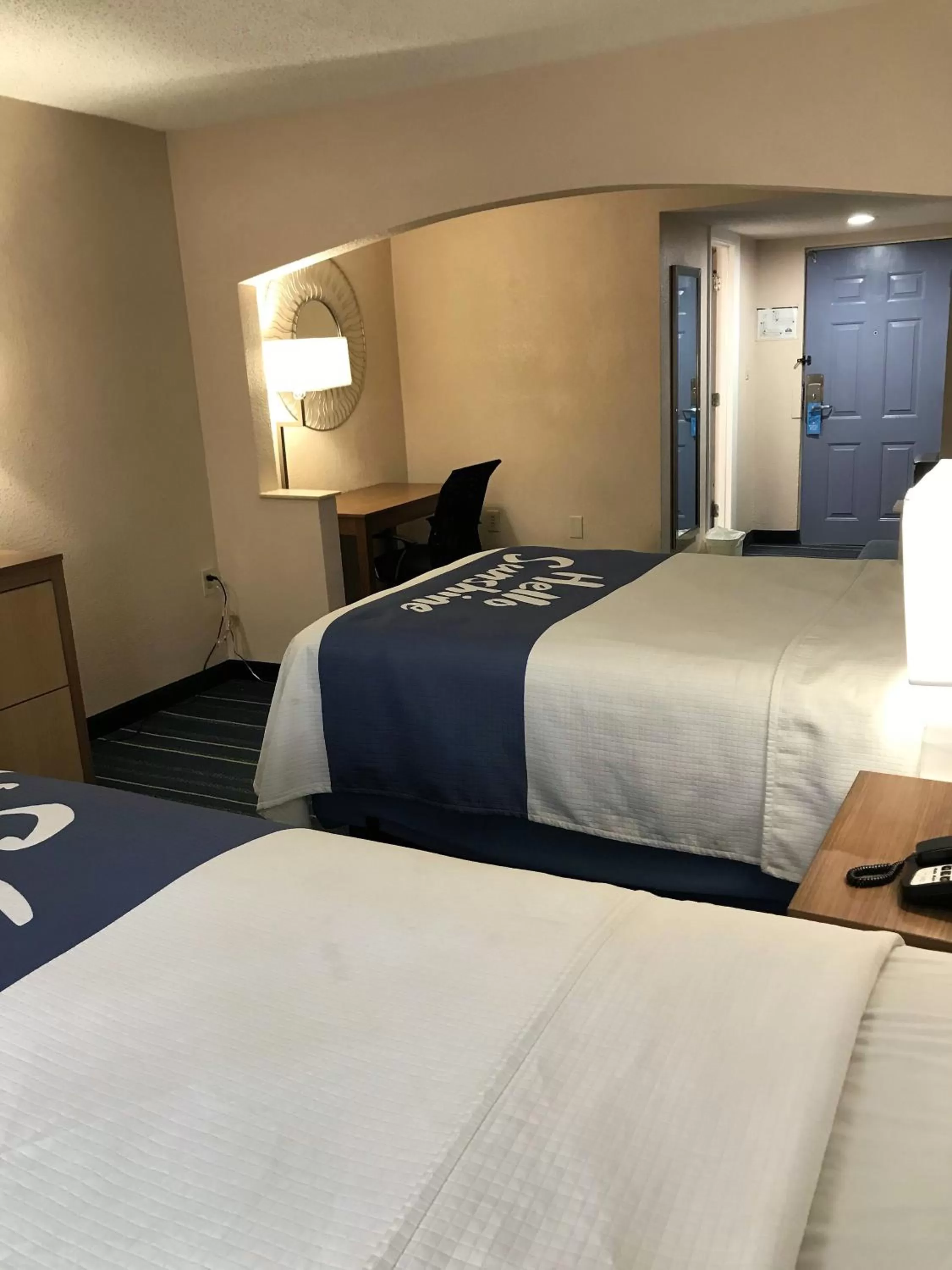 Photo of the whole room, Bed in Days Inn by Wyndham Panama City