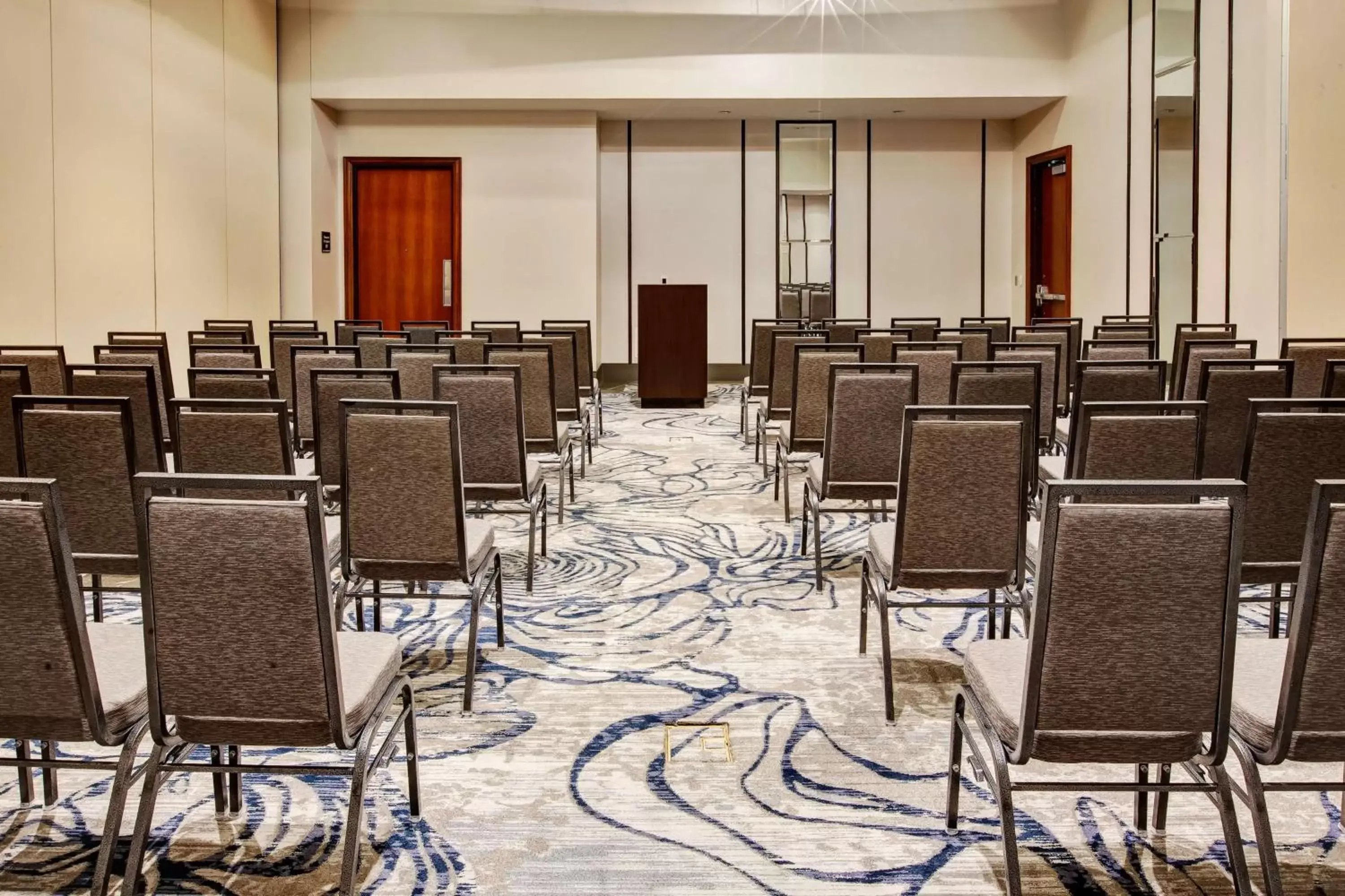 Meeting/conference room in Hilton Garden Inn Virginia Beach Oceanfront