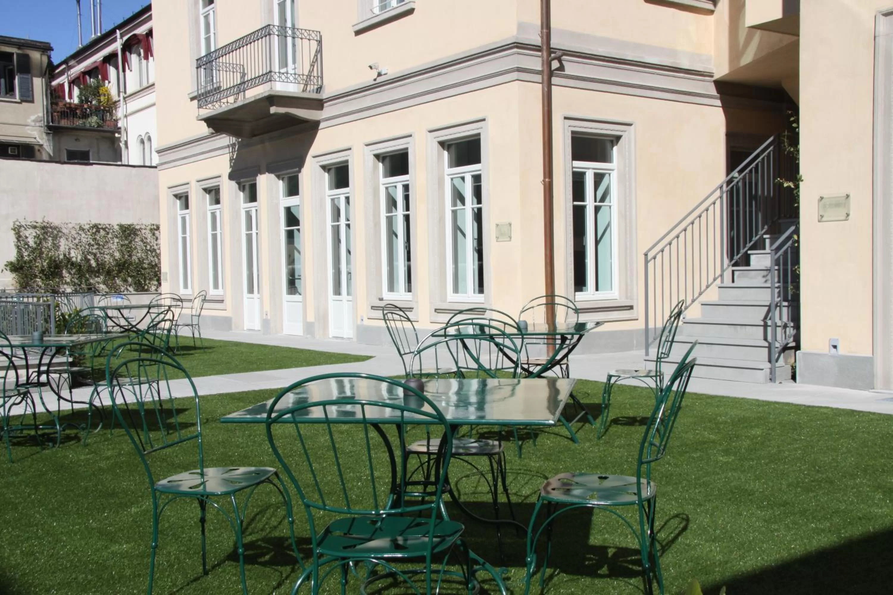 Patio in Hotel Di Varese