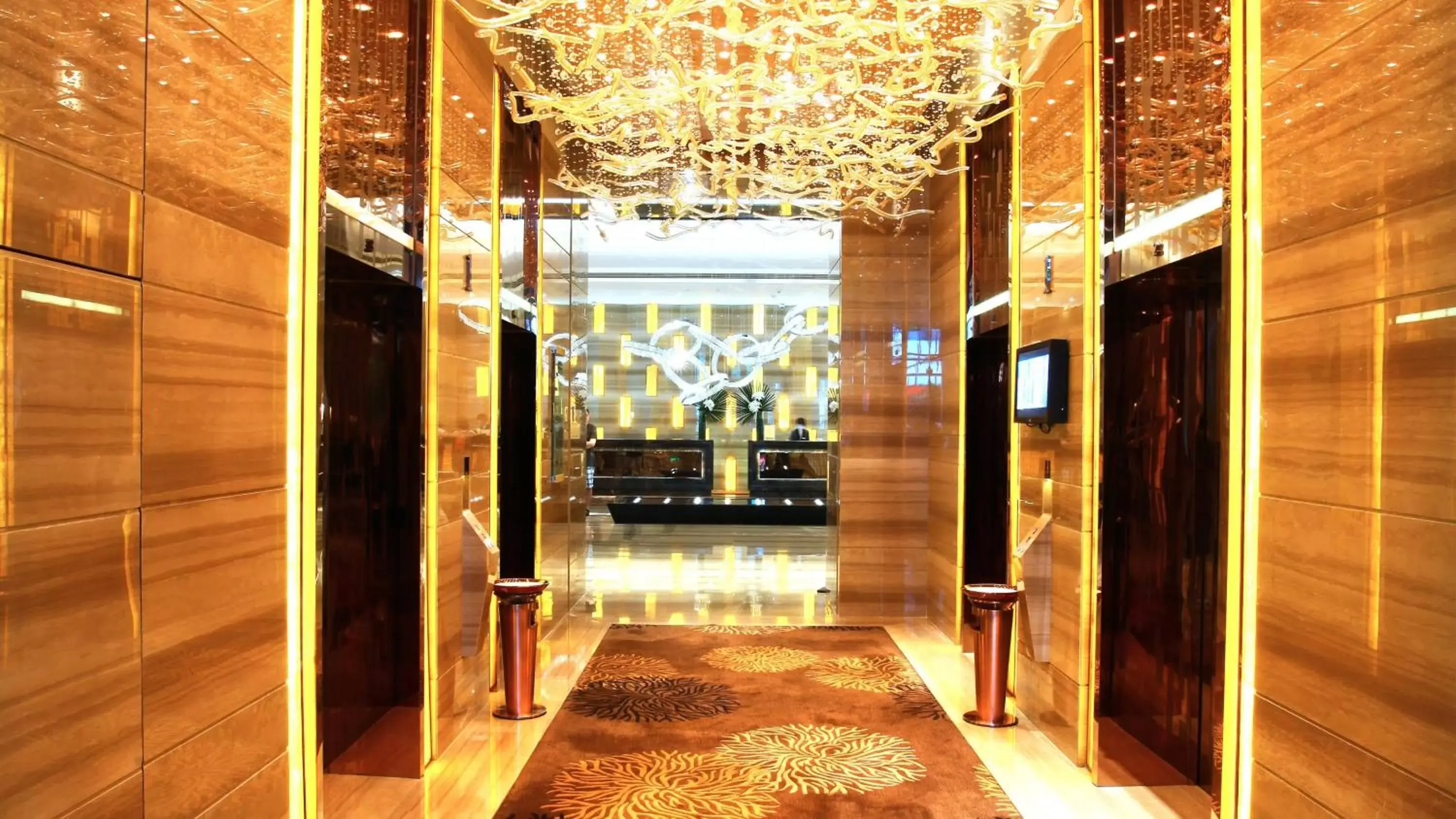 Lobby or reception in Holiday Inn Chengdu Oriental Plaza, an IHG Hotel