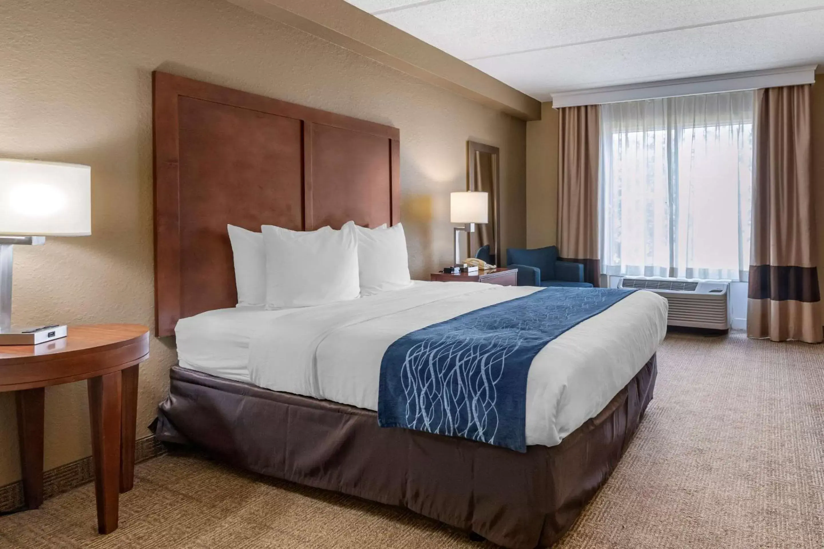 Bedroom, Bed in Comfort Inn & Suites Orlando North