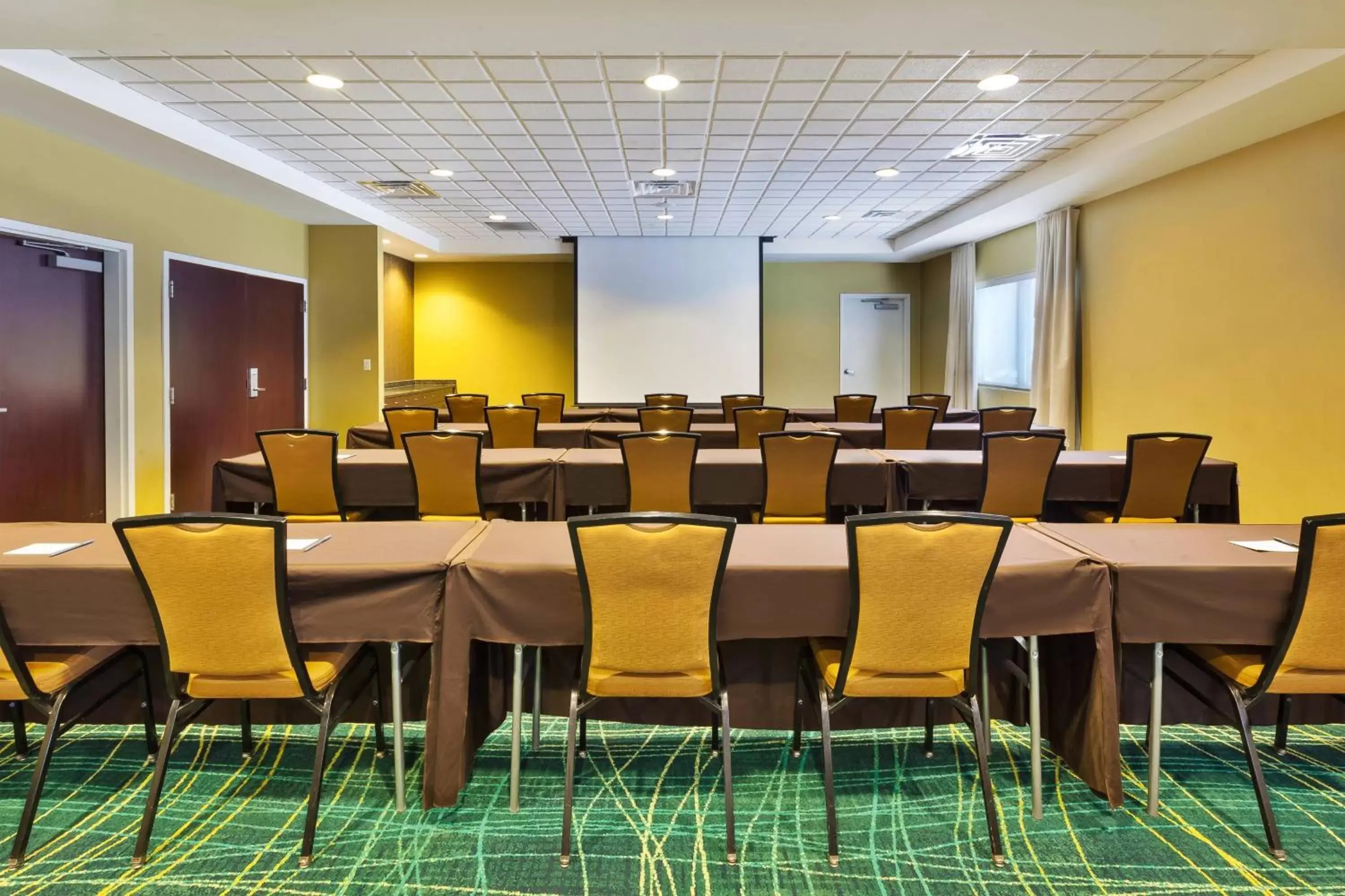 Meeting/conference room in SpringHill Suites by Marriott Grand Rapids Airport Southeast