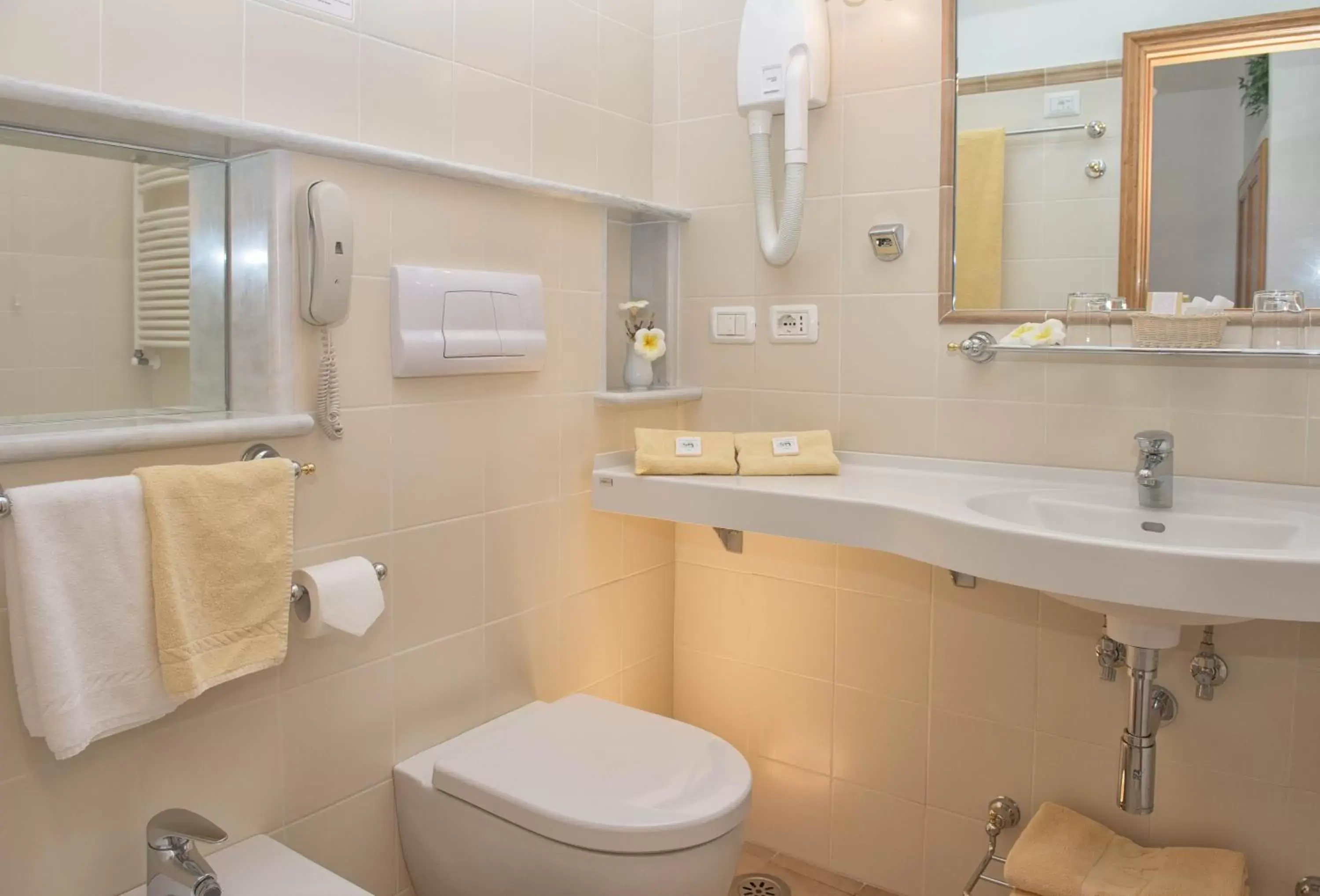 Superior Double or Twin Room with Terrace - Top Floor in Hotel Villa Schuler Superior Double or Twin Room with Terrace - Top Floor in Hotel Villa Schuler