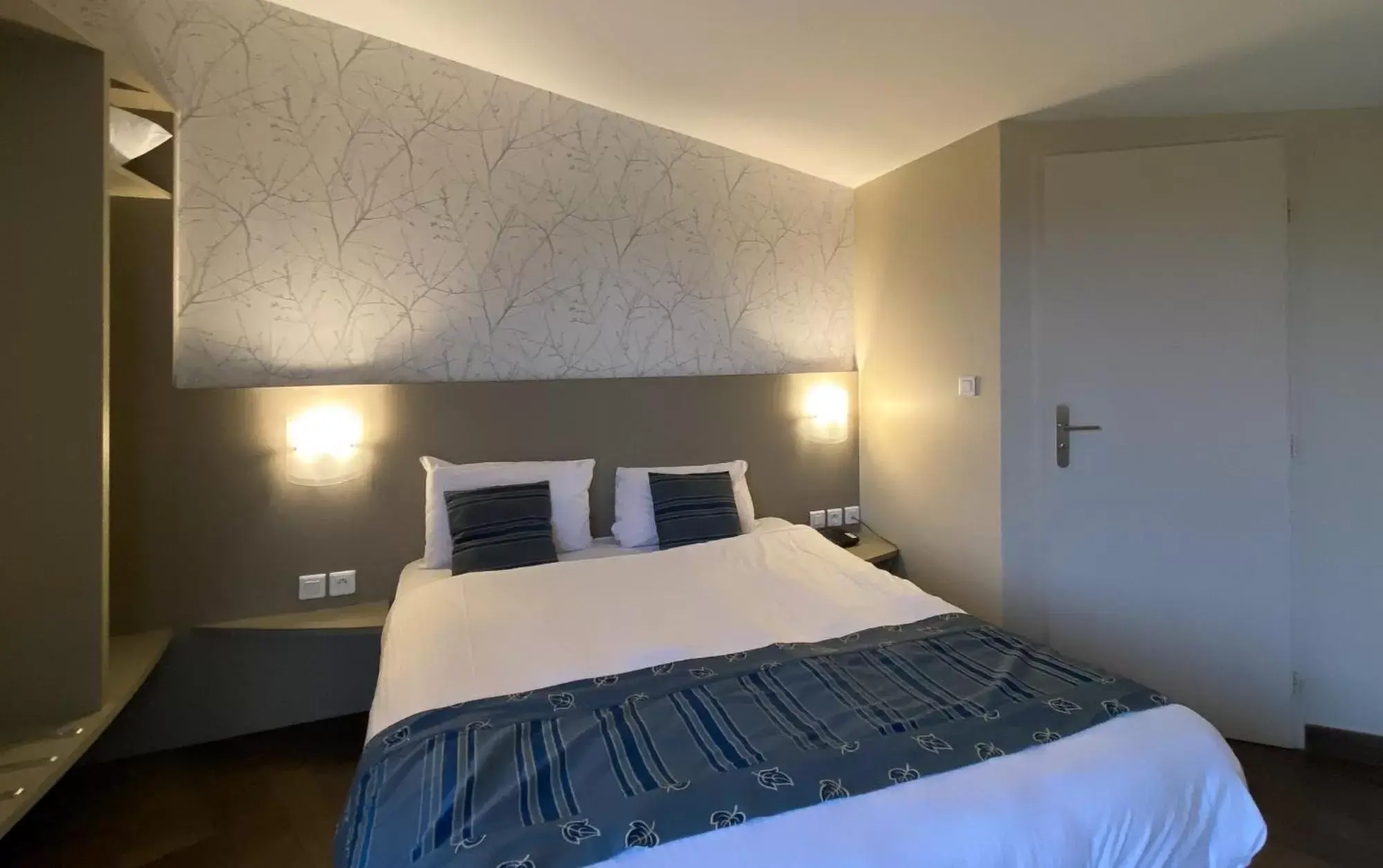 Bed in Charme Hôtel et Spa, Montbéliard Sud