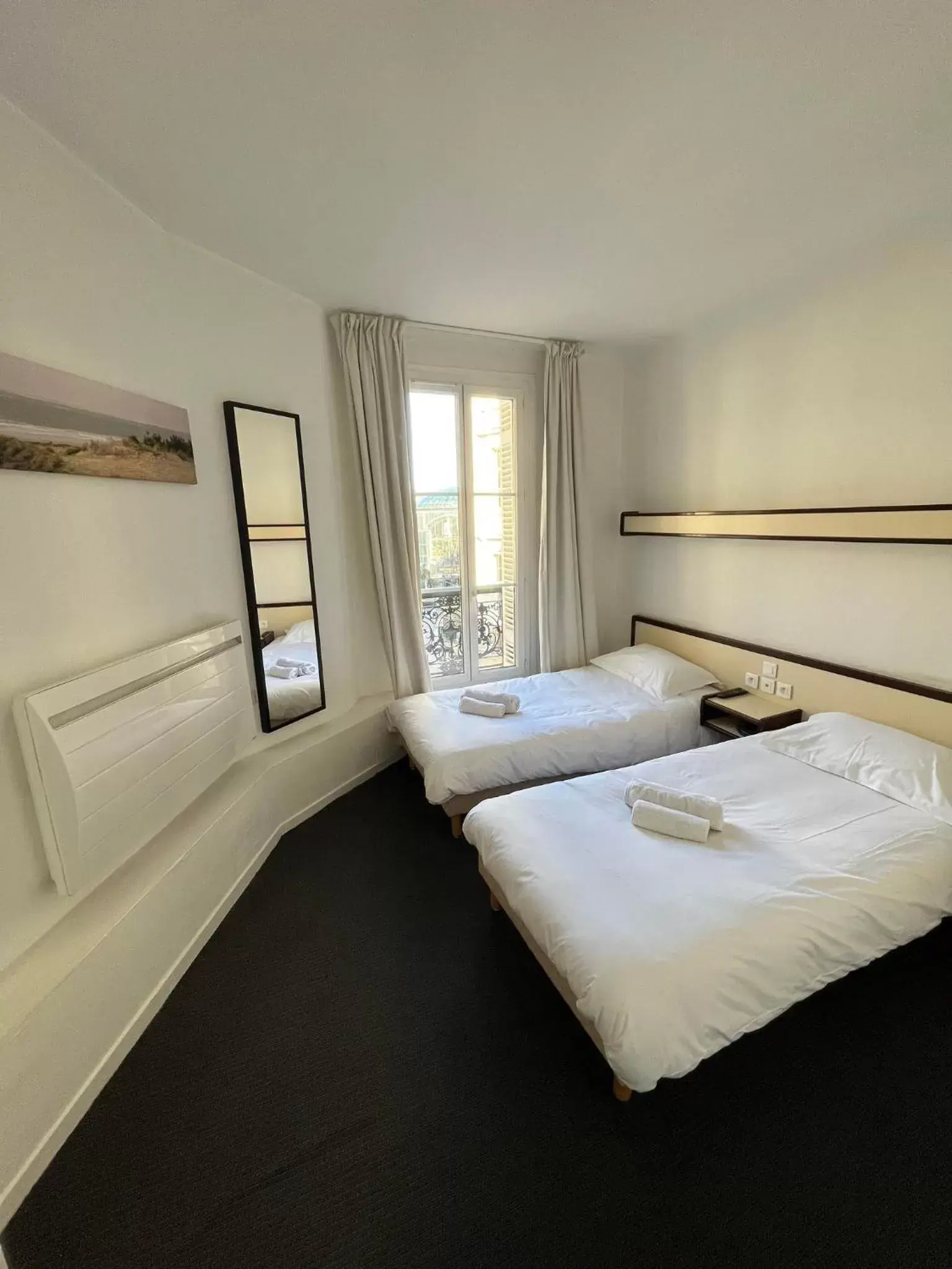 Bed in Brit Hotel Des Grands Hommes - Bordeaux Centre