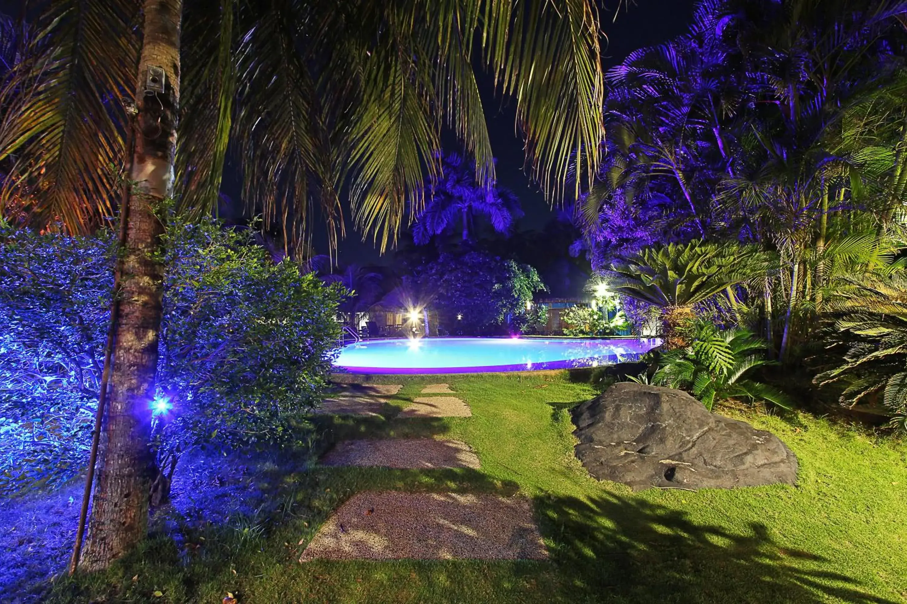 Garden, Swimming Pool in Thalatta Resort