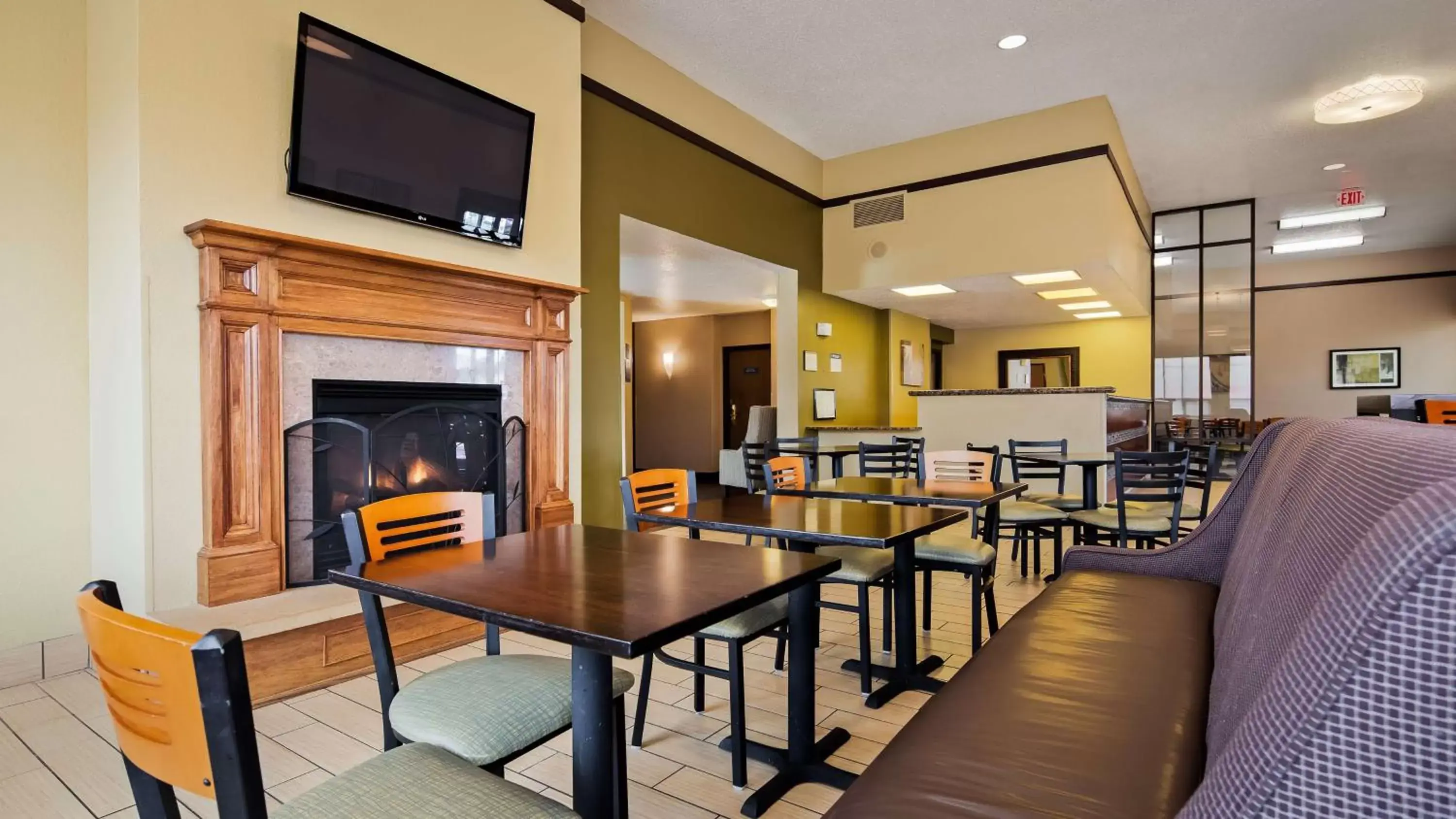 Lobby or reception in Best Western Ambassador Inn & Suites