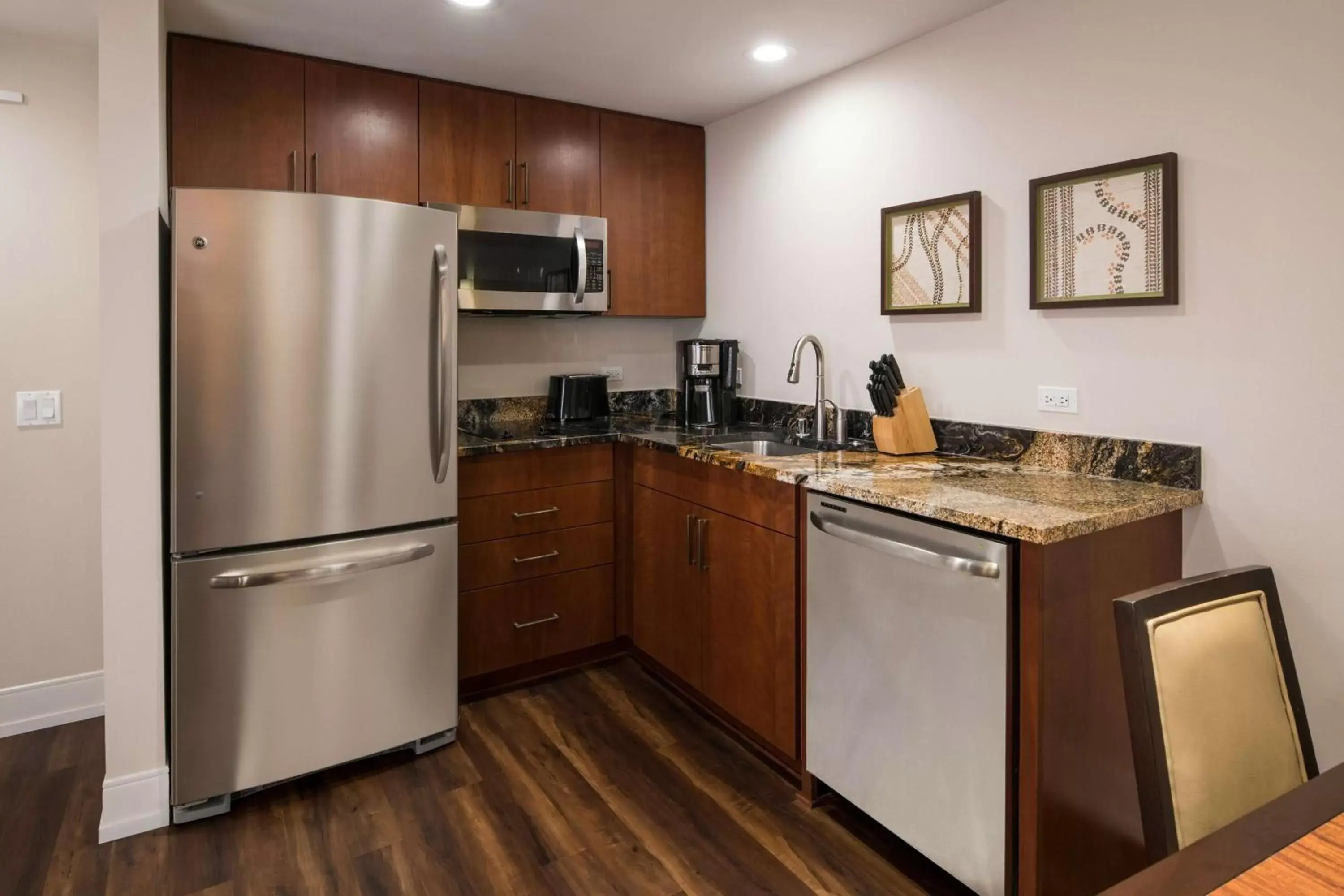 Kitchen or kitchenette, Kitchen/Kitchenette in Kings Land by Hilton Grand Vacations
