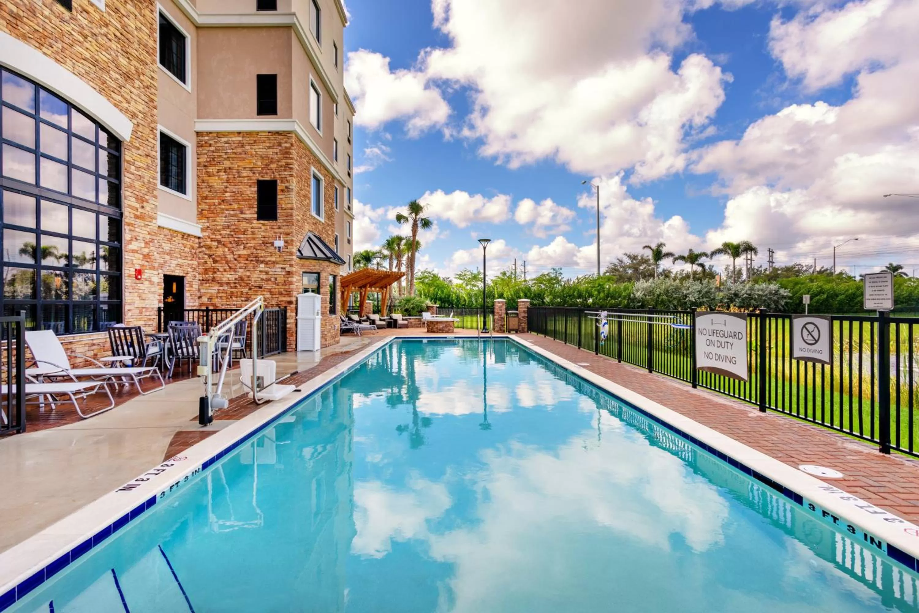 Swimming pool in Staybridge Suites - Fort Lauderdale Airport - West by IHG