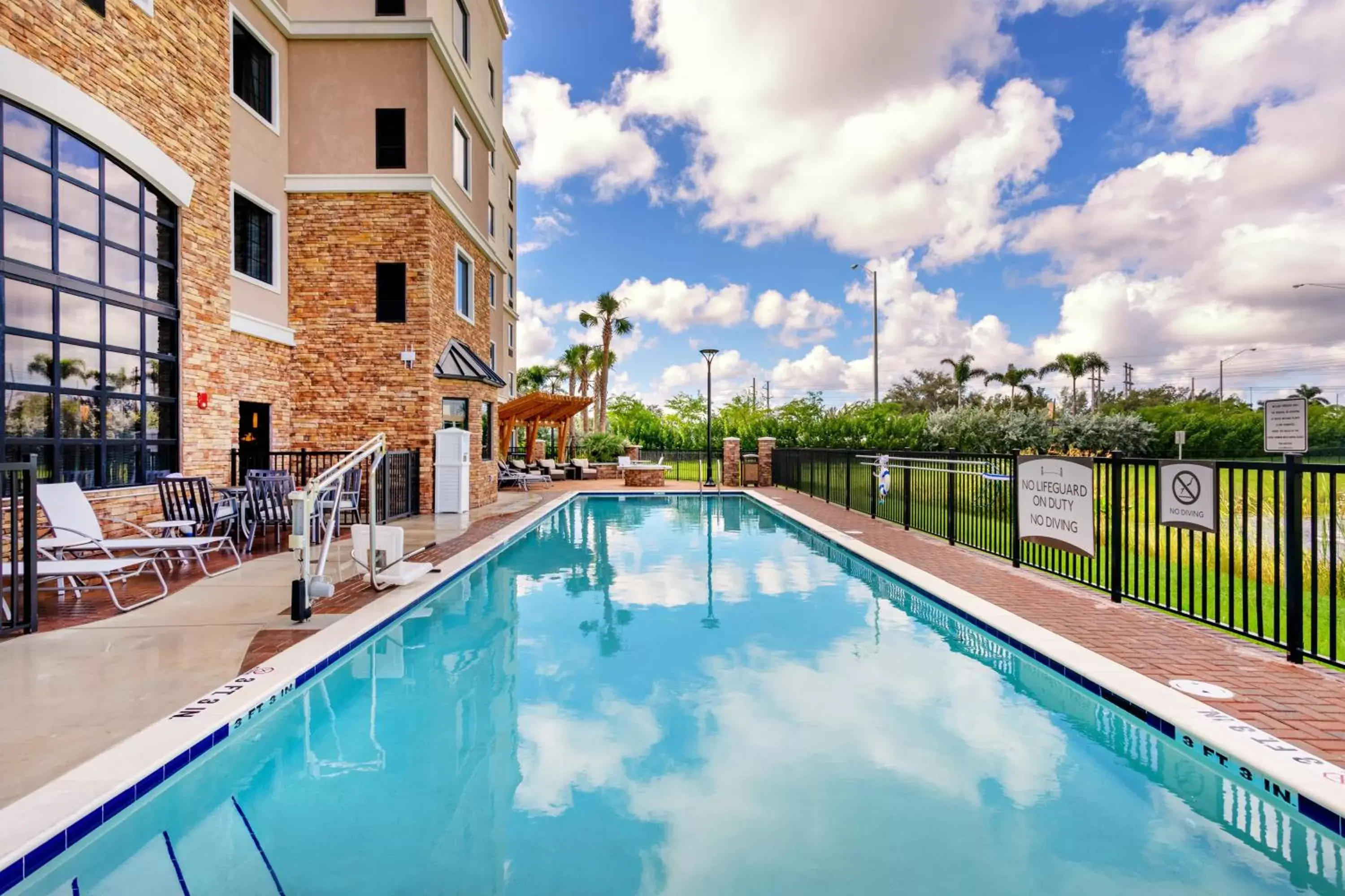 Swimming Pool in Staybridge Suites - Fort Lauderdale Airport - West, an IHG Hotel
