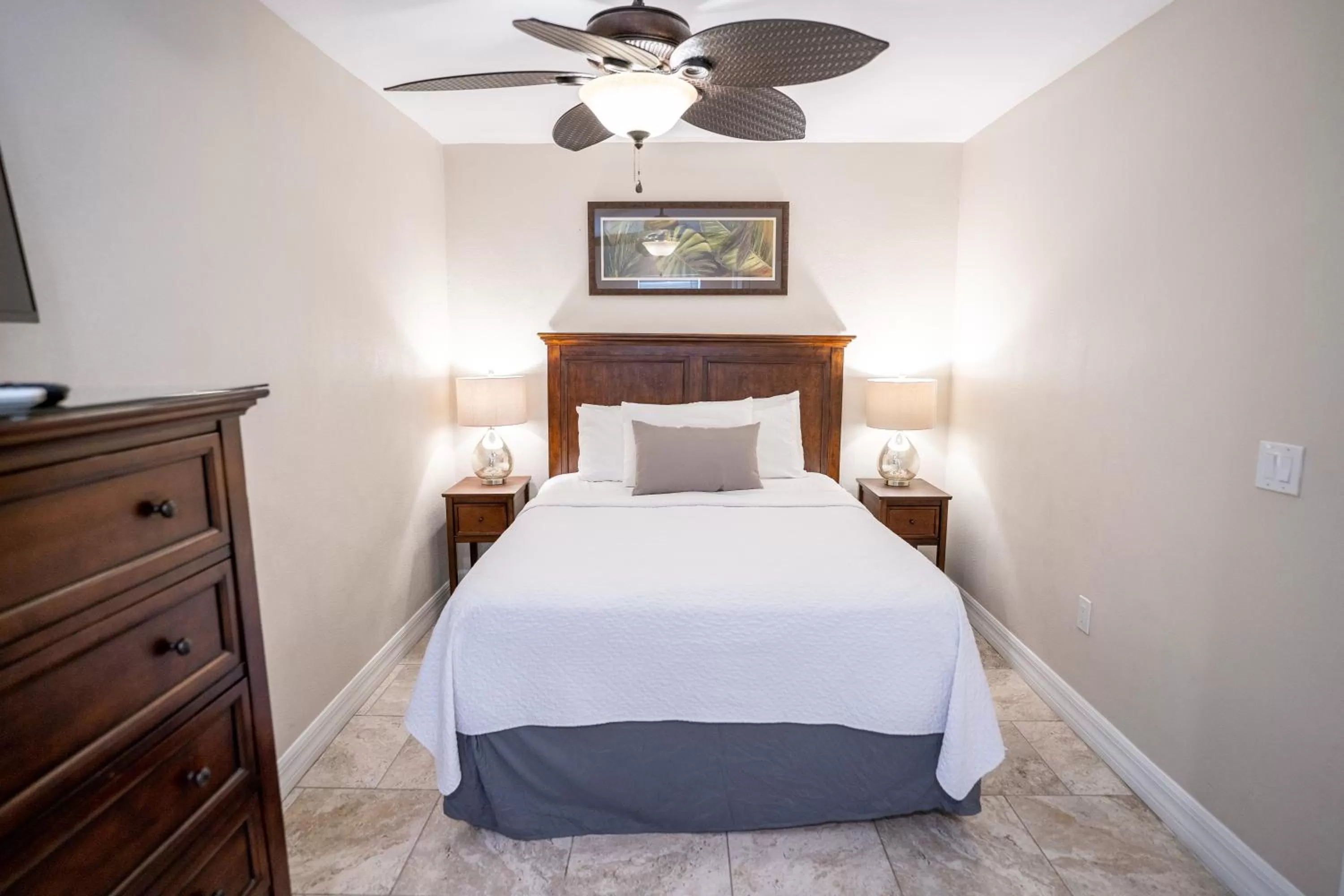 Bed in The Capri at Siesta