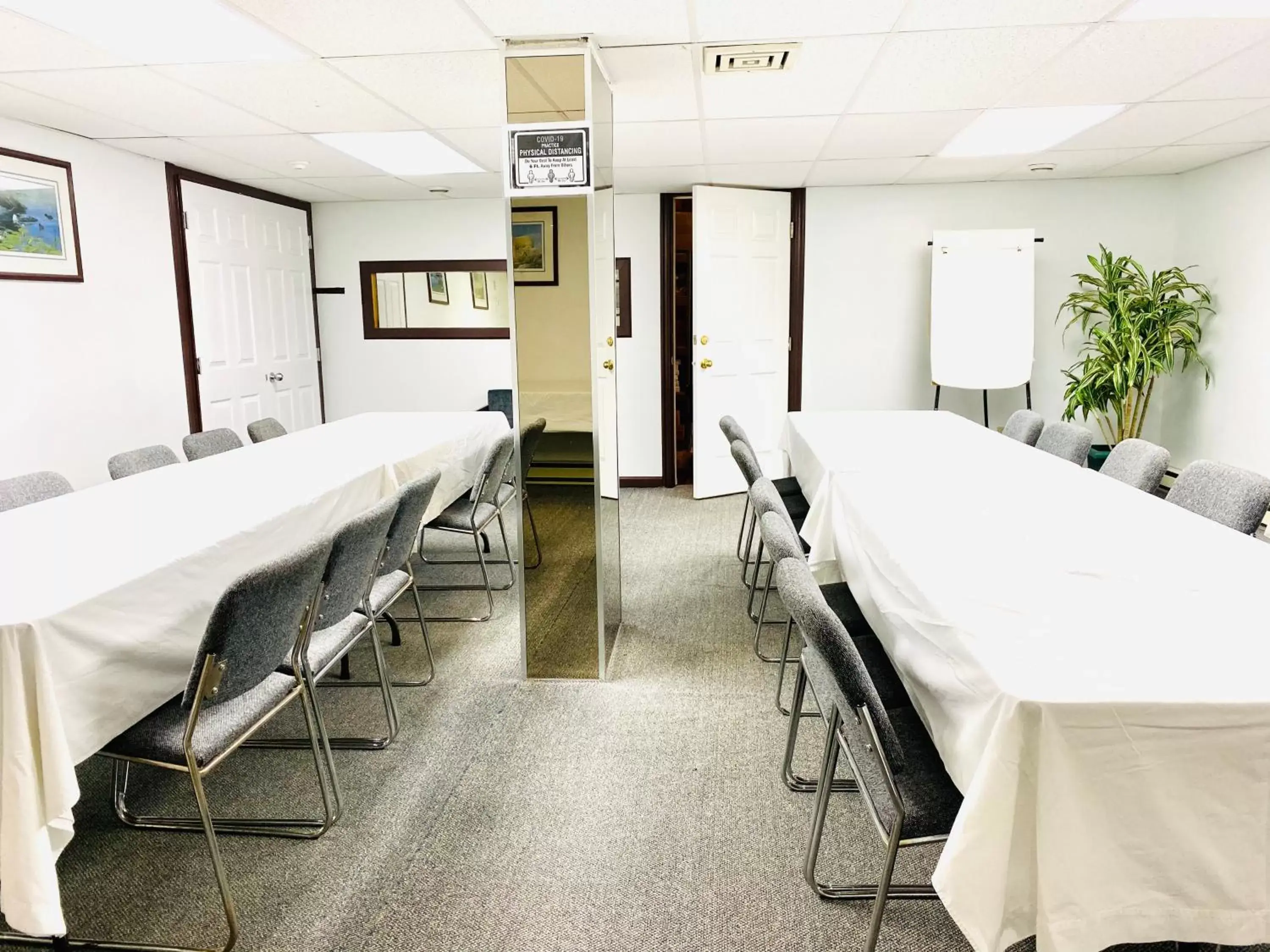 Business facilities in Happy Day Inn