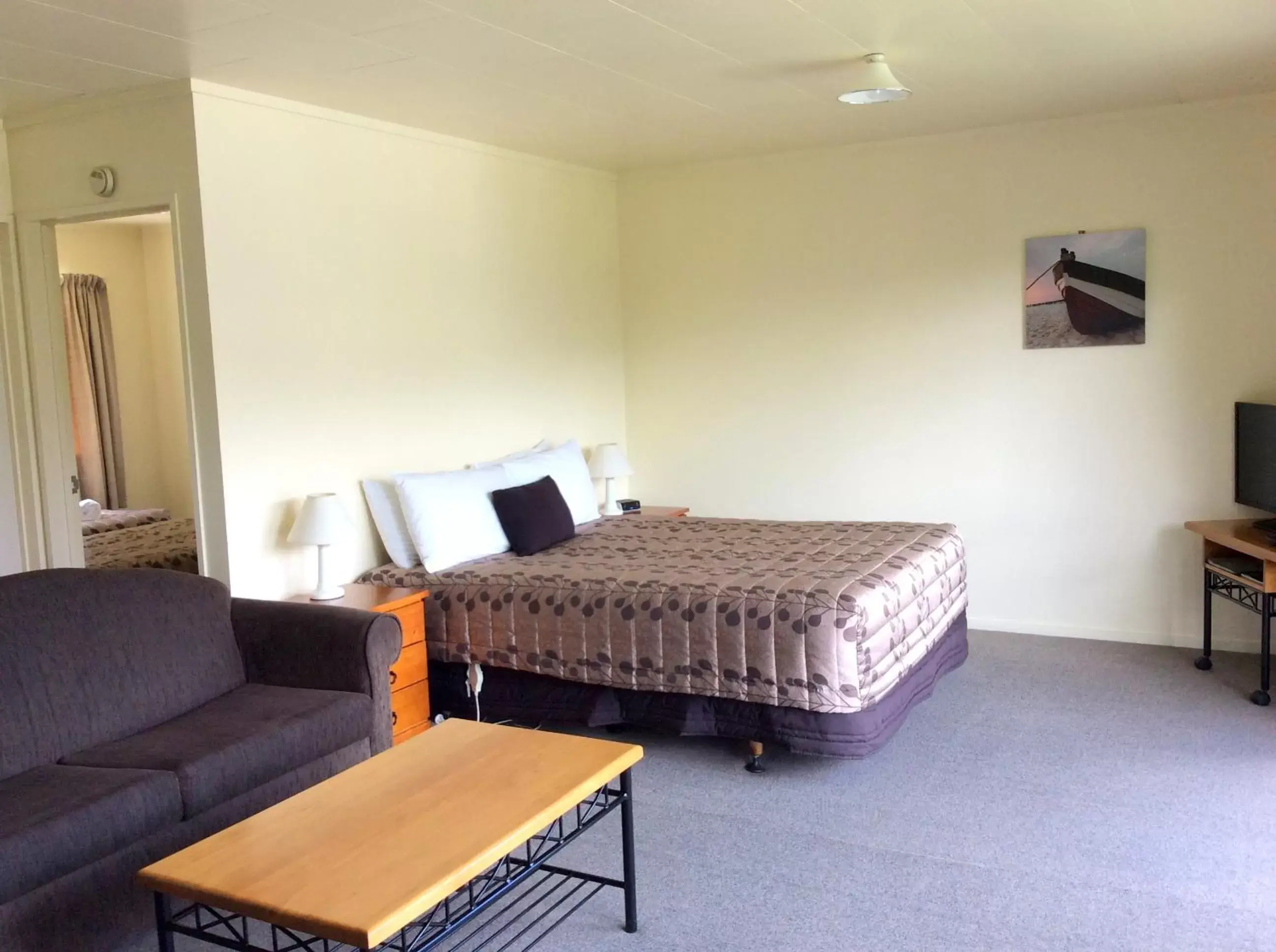 Bed in Wanaka Heights Motel