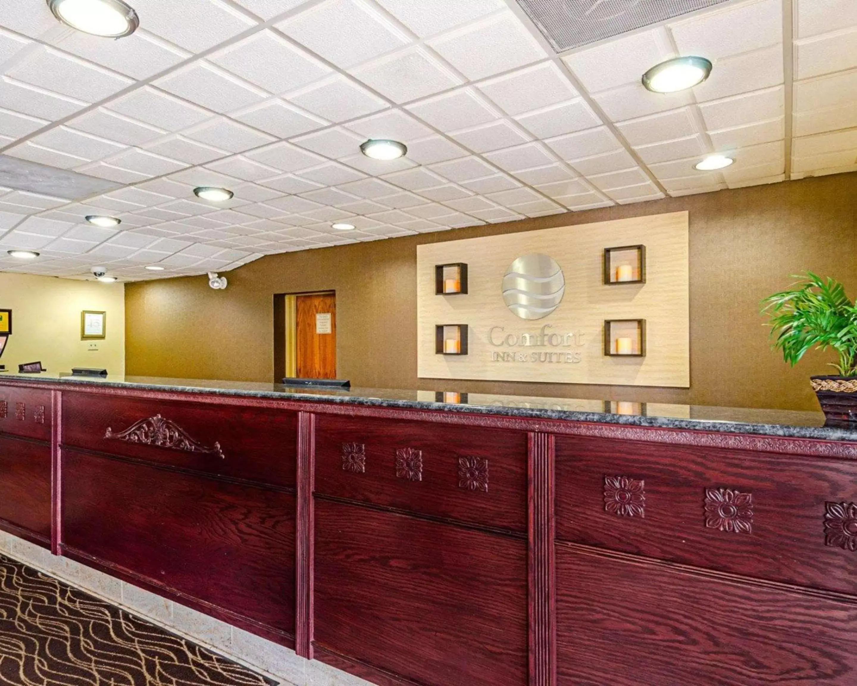 Lobby or reception, Lobby/Reception in Holiday Inn Express - Fall River North