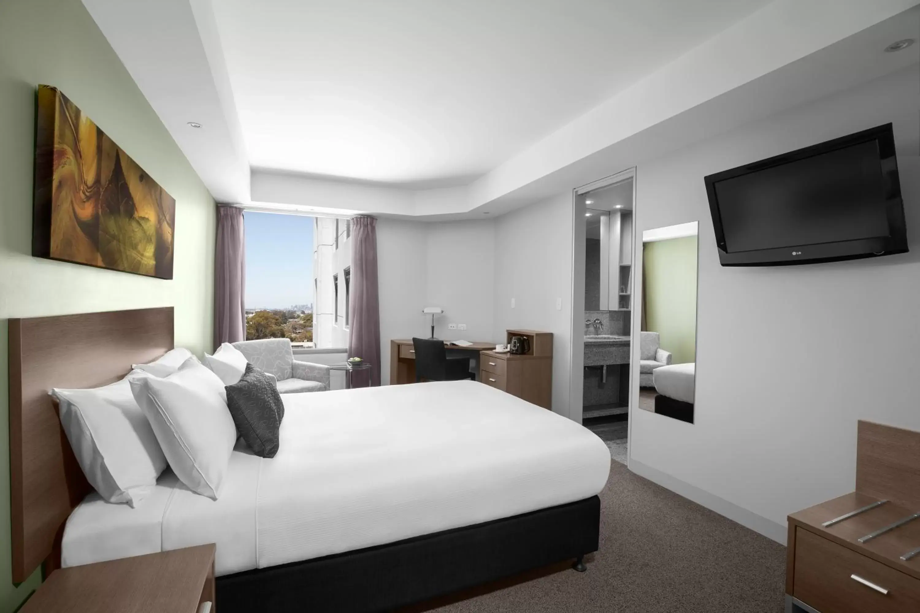 Bedroom, Bed in Mantra Melbourne Airport