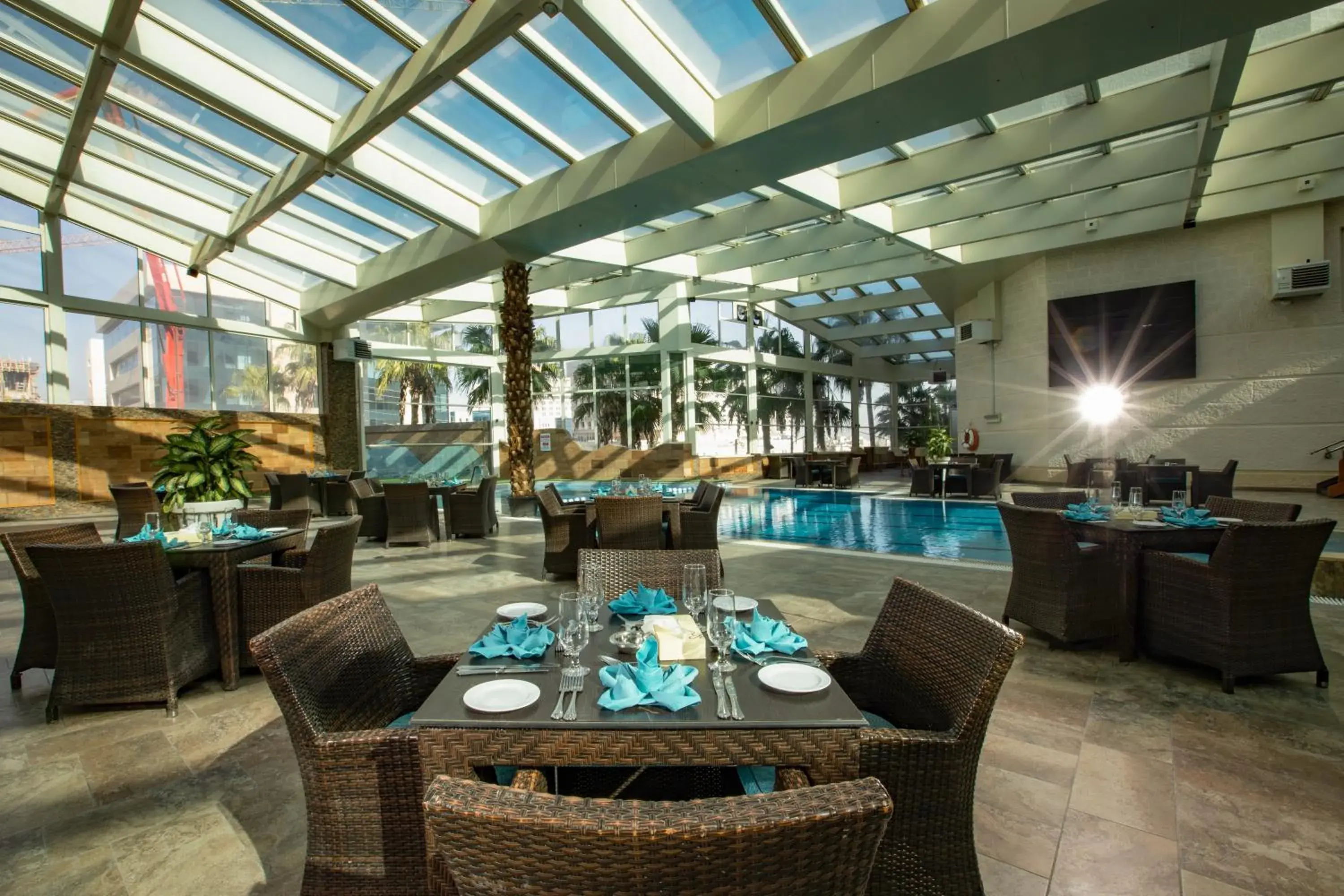 Restaurant/places to eat, Swimming Pool in Bristol Amman Hotel
