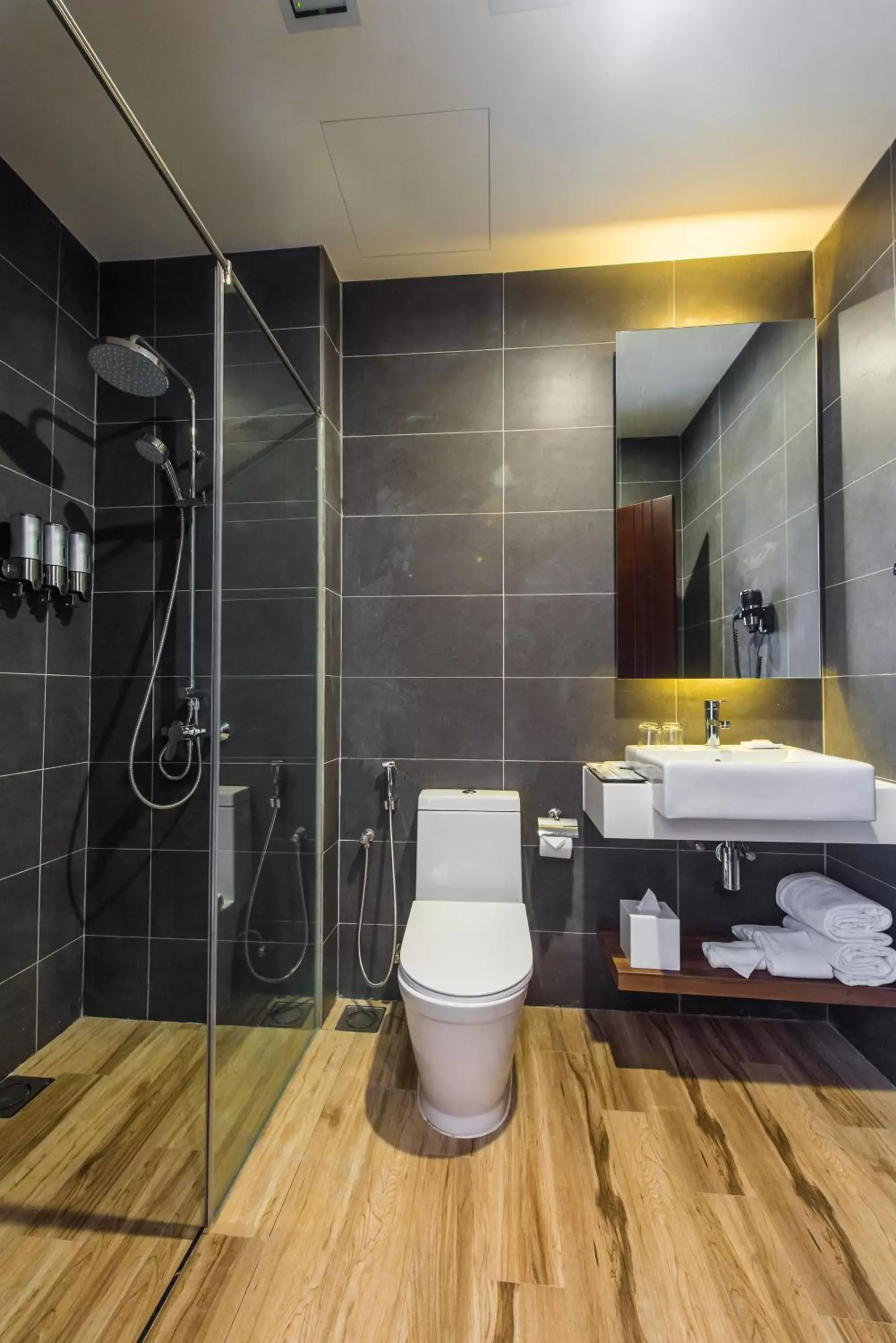 Shower, Bathroom in The Smith House