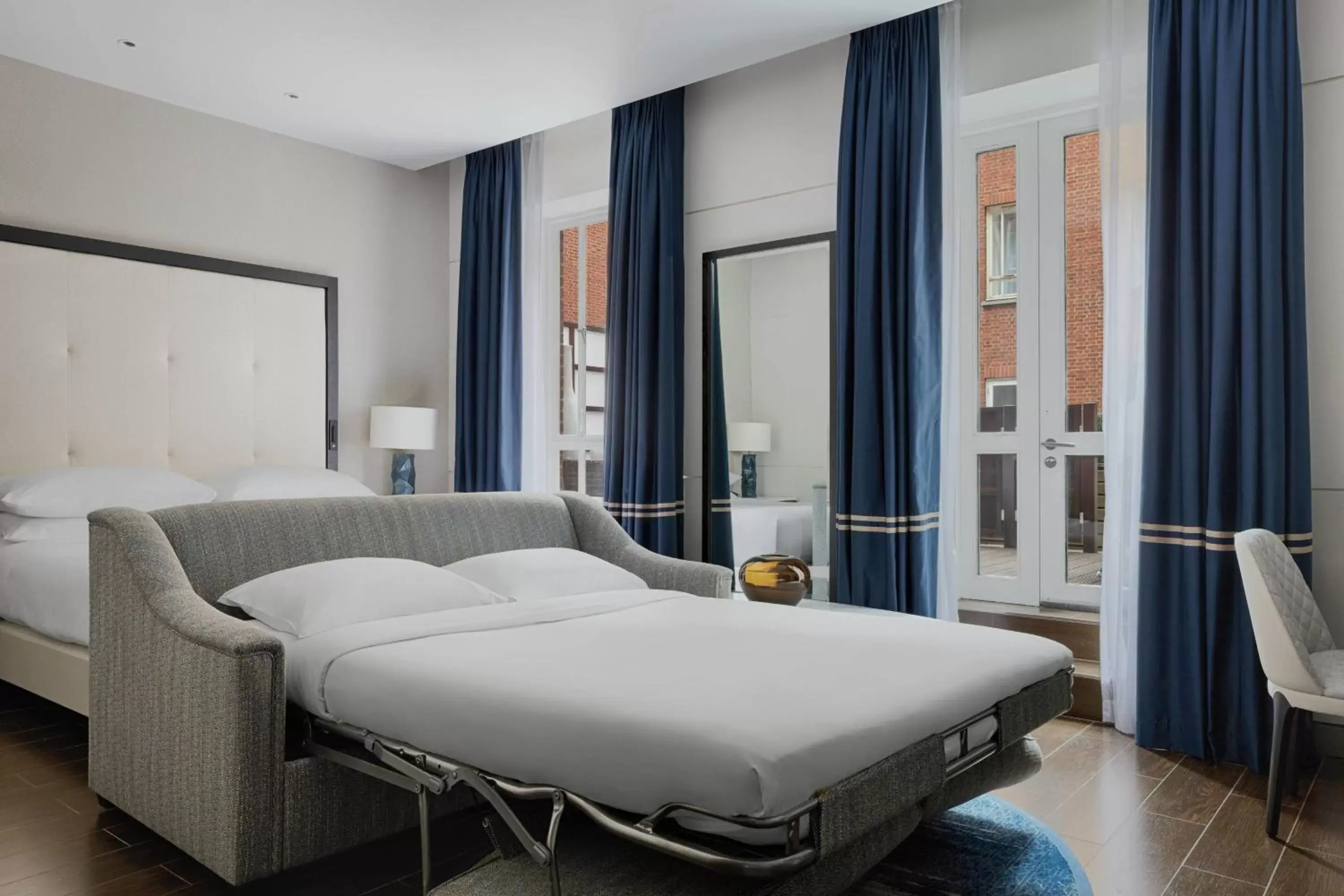 Bedroom in London Marriott Hotel Grosvenor Square