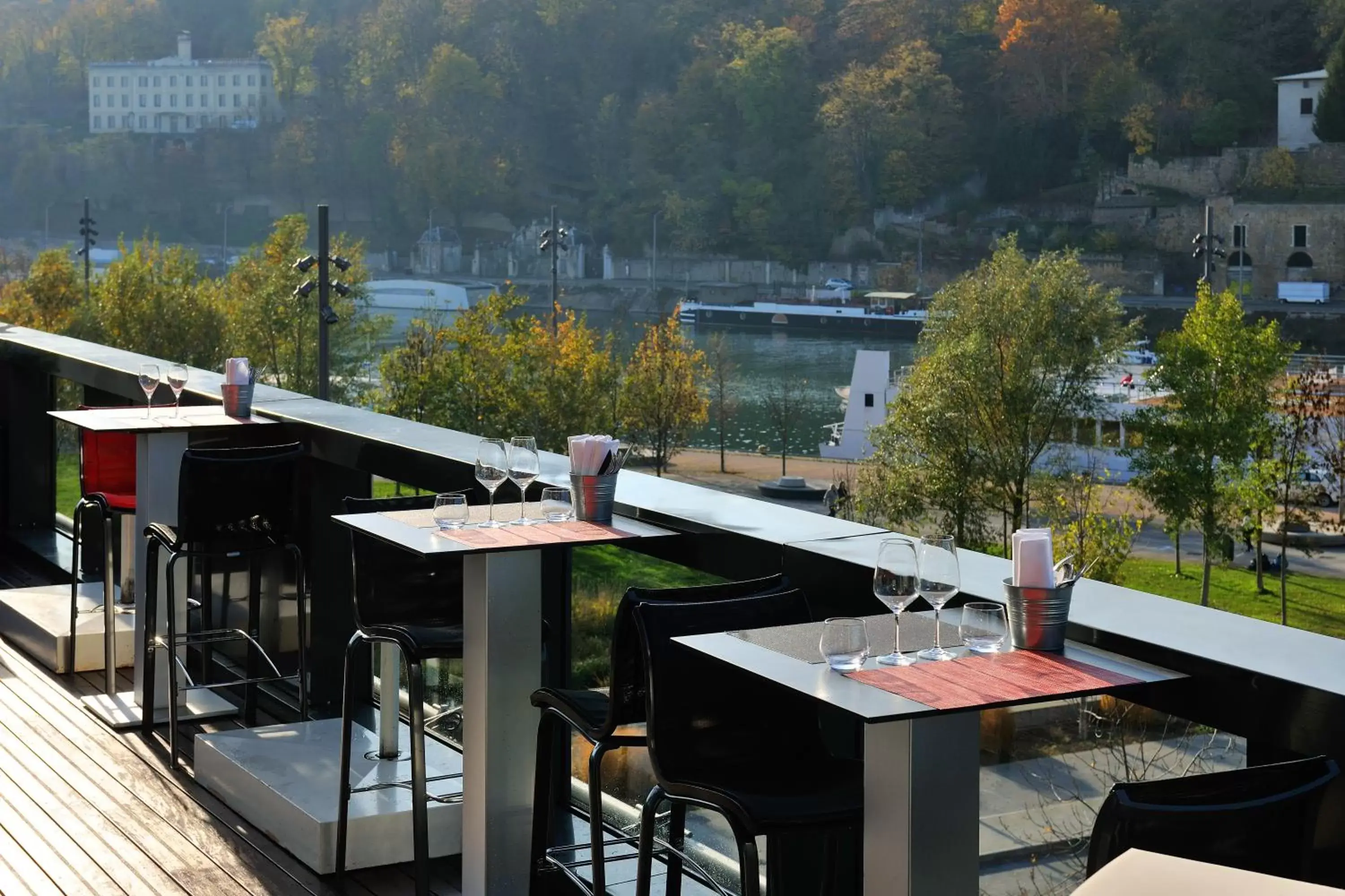 Restaurant/places to eat in Novotel Lyon Confluence