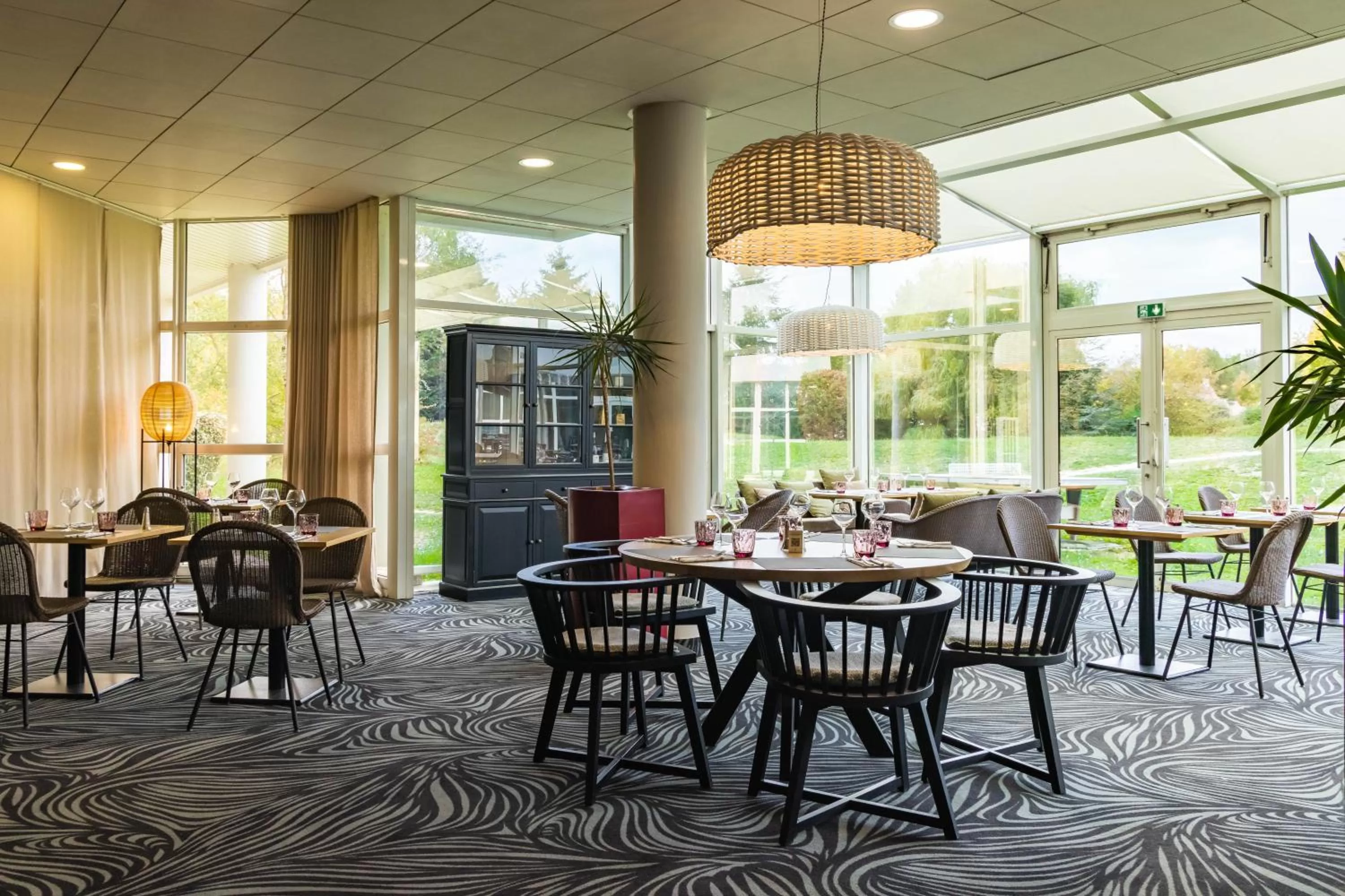 Restaurant/places to eat in Novotel Senart Golf De Greenparc