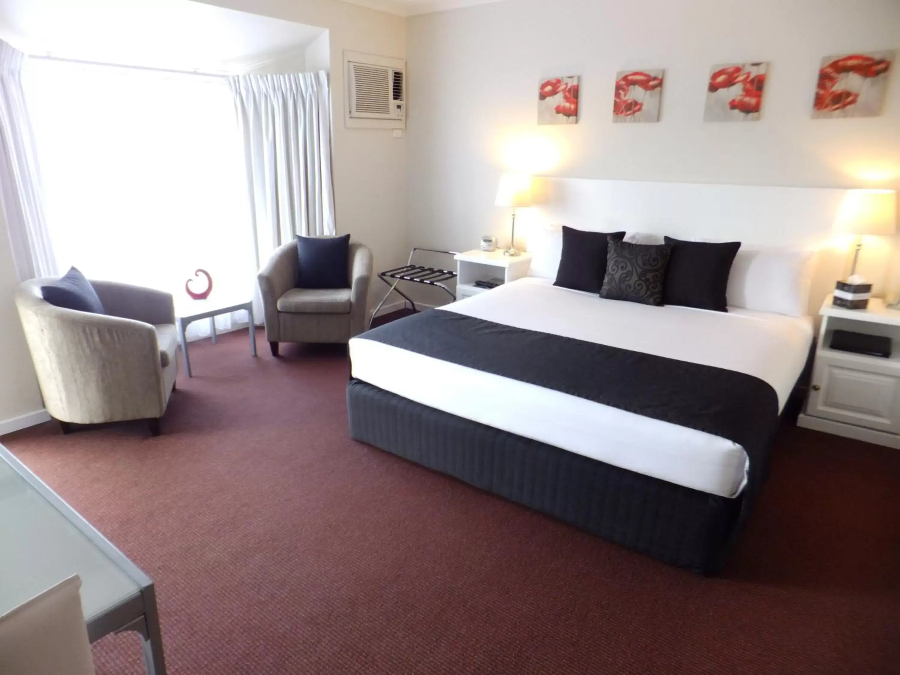 Photo of the whole room, Bed in Clare Valley Motel