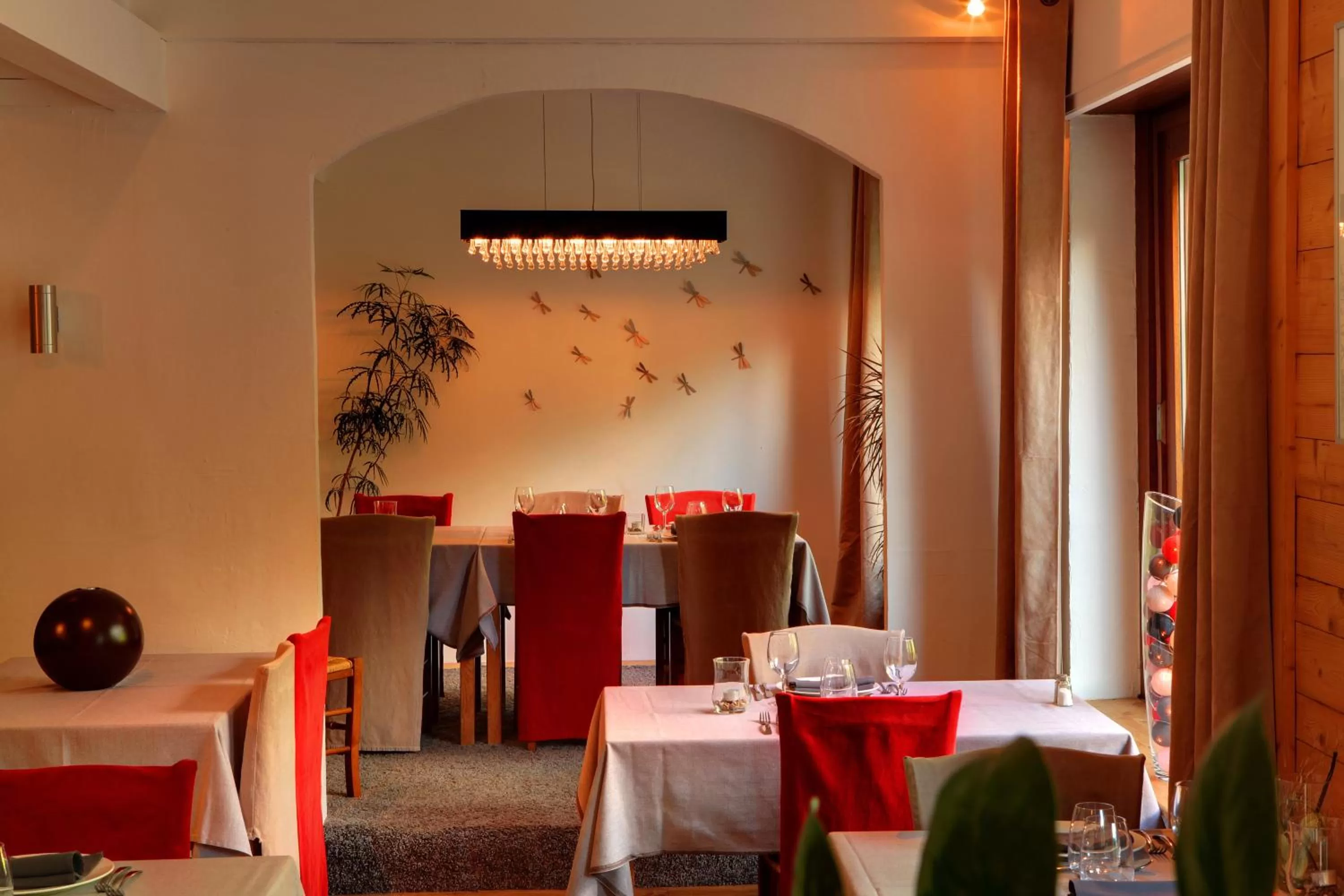 Restaurant/places to eat in Les Campanules