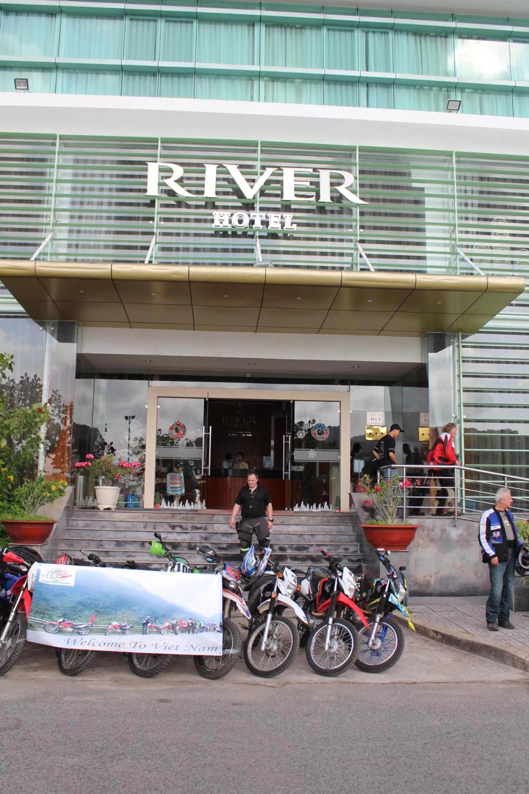 Entertainment in River Hotel