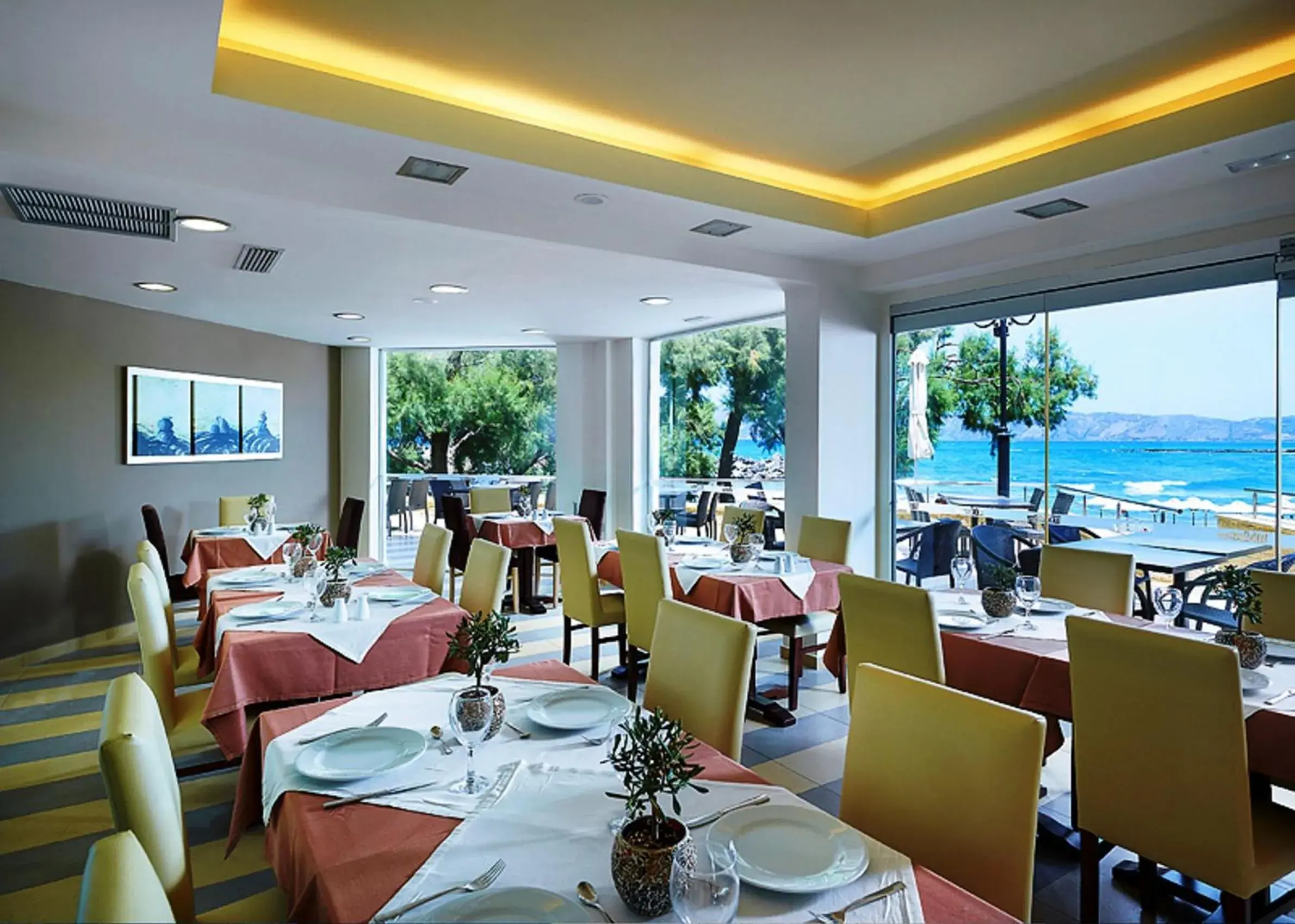 Restaurant/Places to Eat in Molos Bay