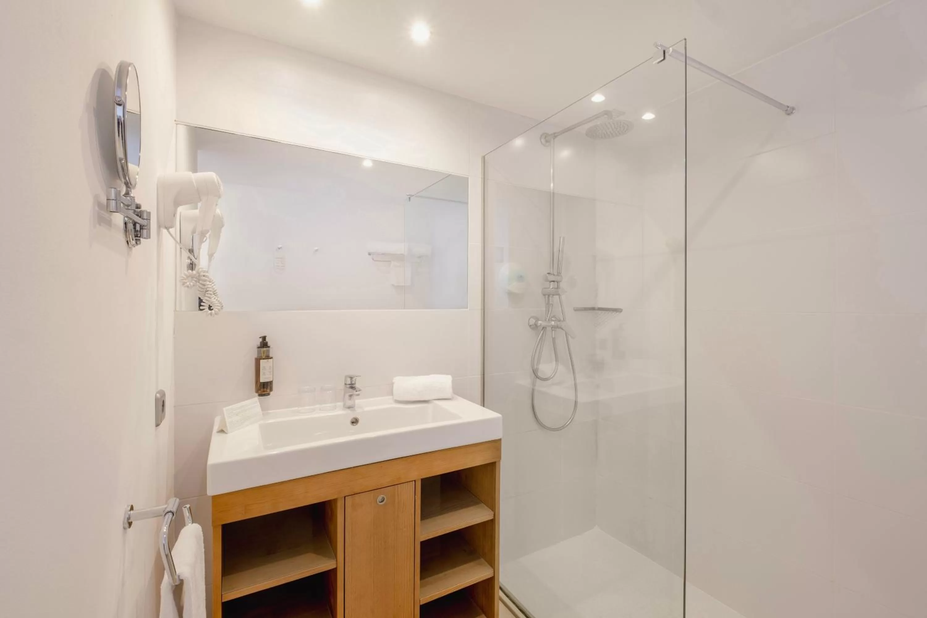 Shower in Sentido Fido Punta del Mar Hotel & Spa - Adults Only