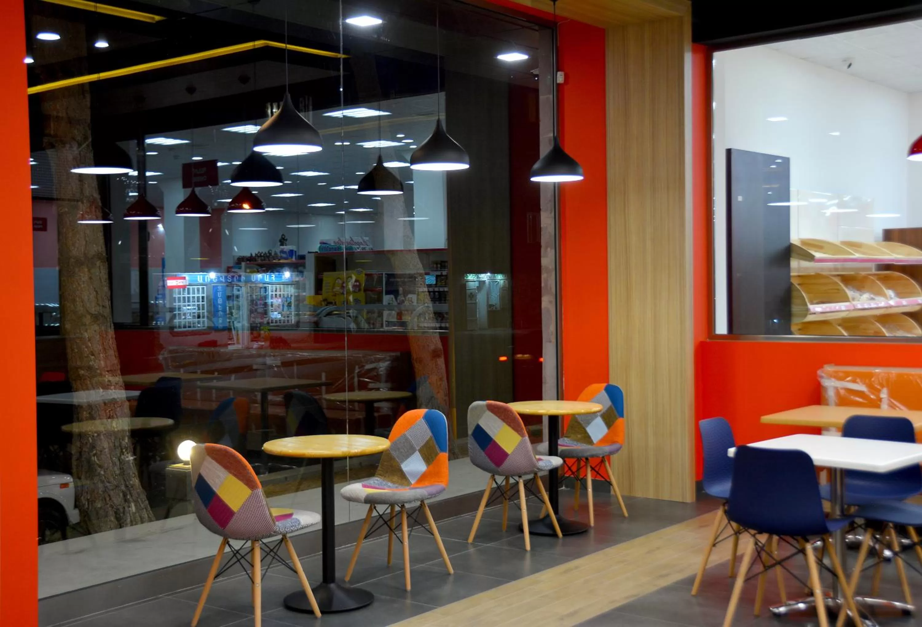 Restaurant/Places to Eat in Hotel Lider Complex