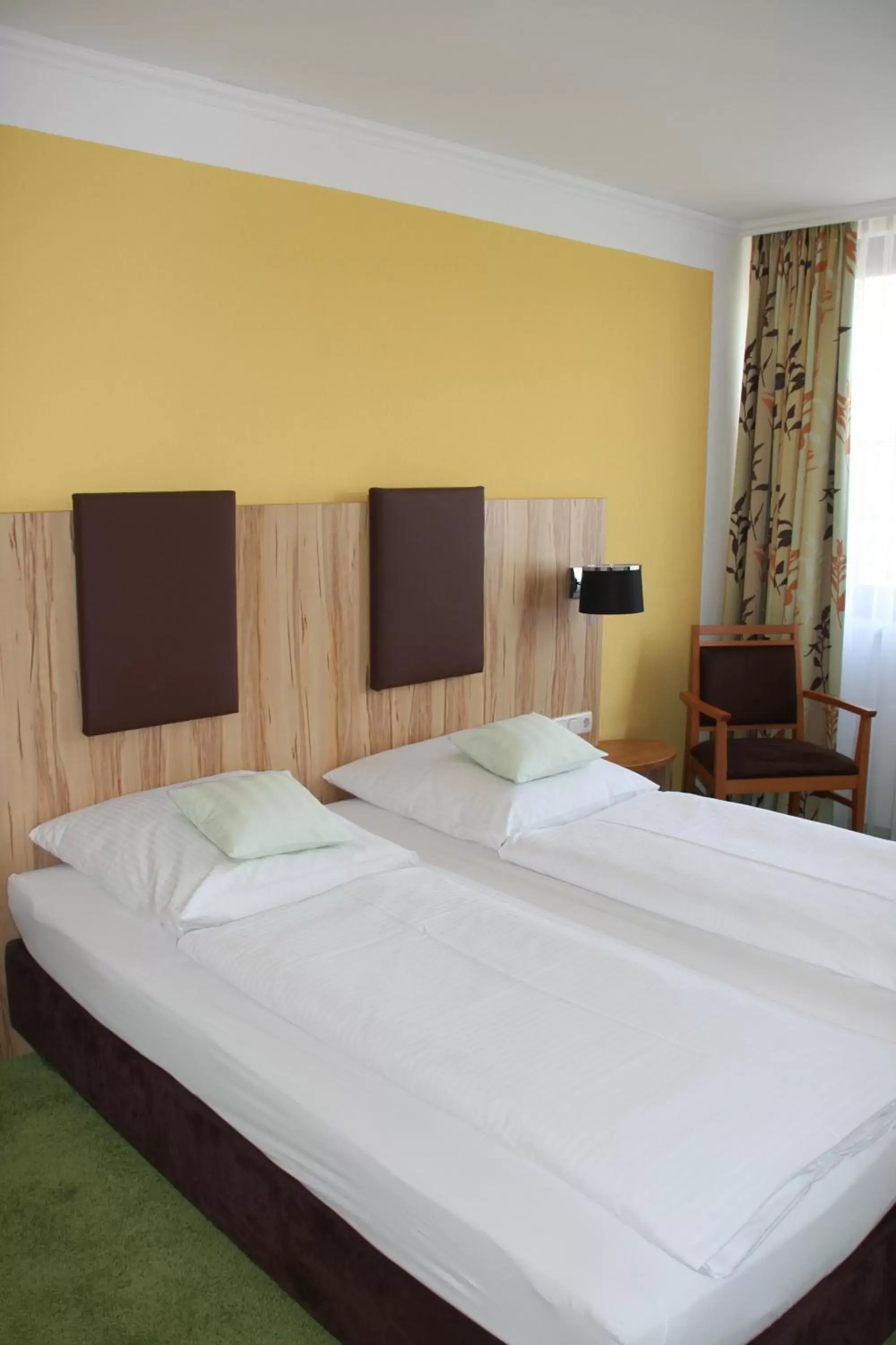 Photo of the whole room, Bed in Hotel Stadt Pasing