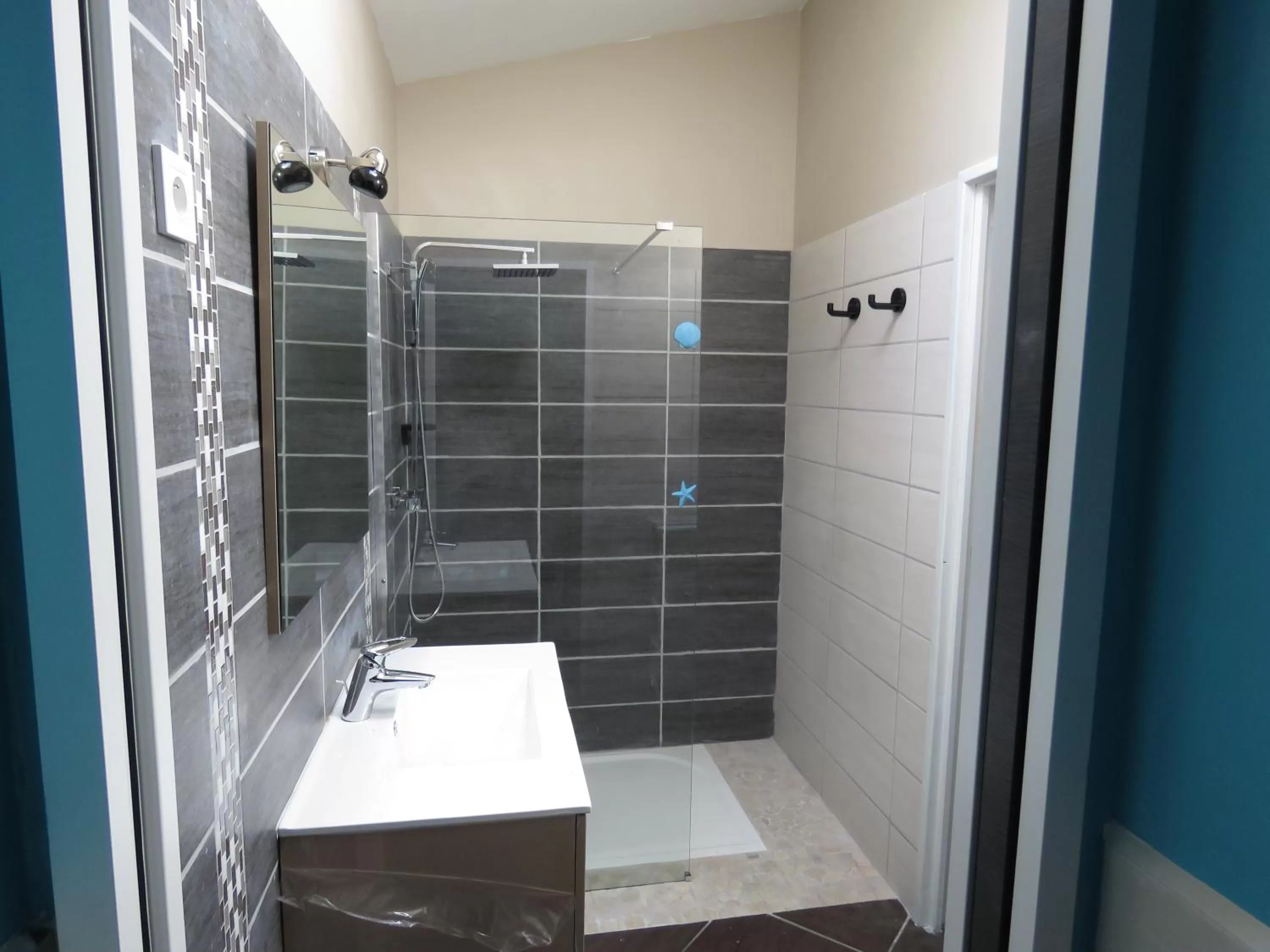 Shower in Les Arums de Fondeminjean