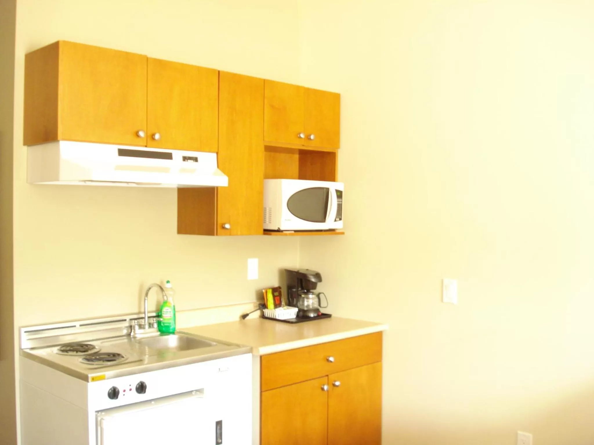 Kitchen or kitchenette in Days Inn by Wyndham Chetwynd