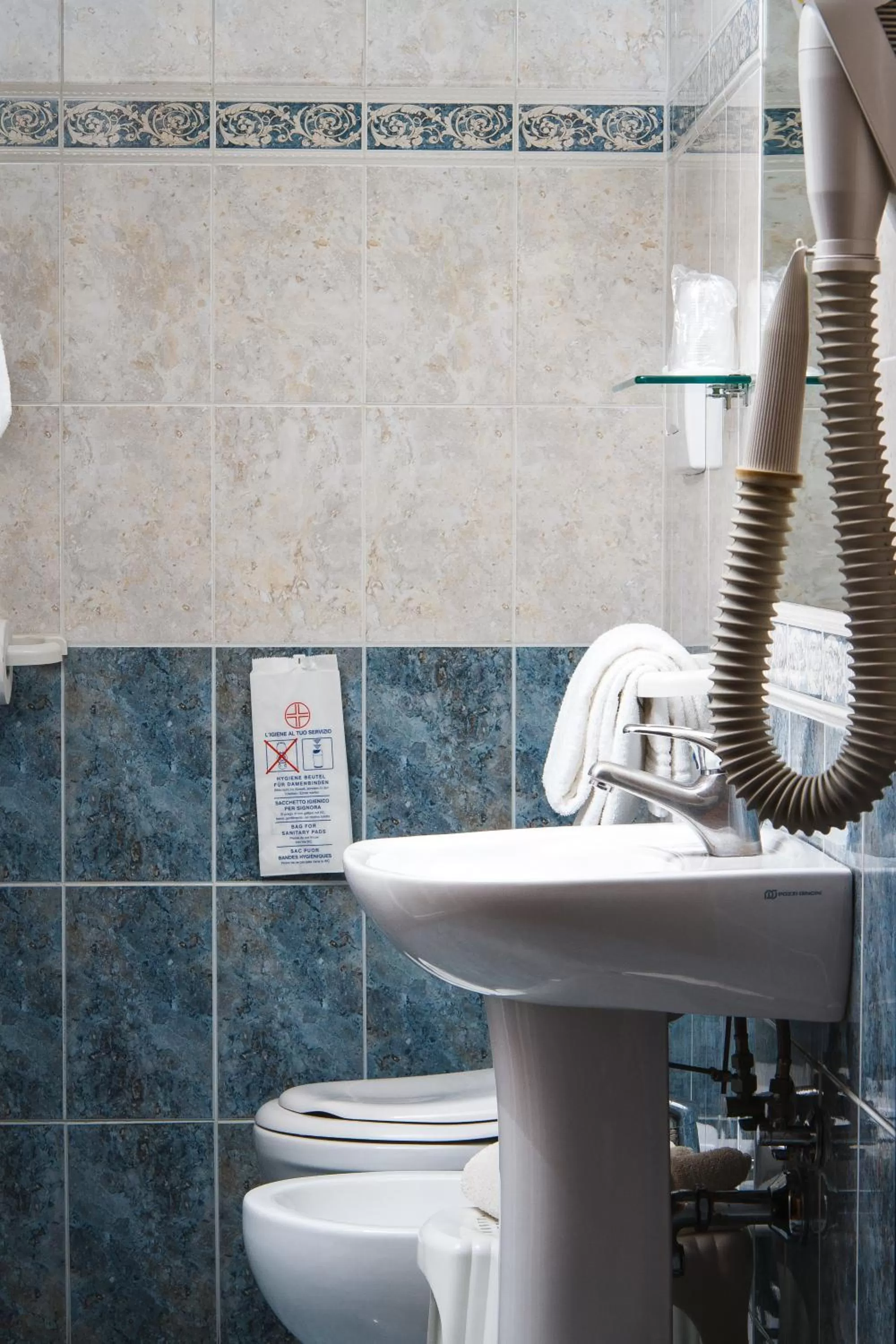 Bathroom in Hotel Nizza