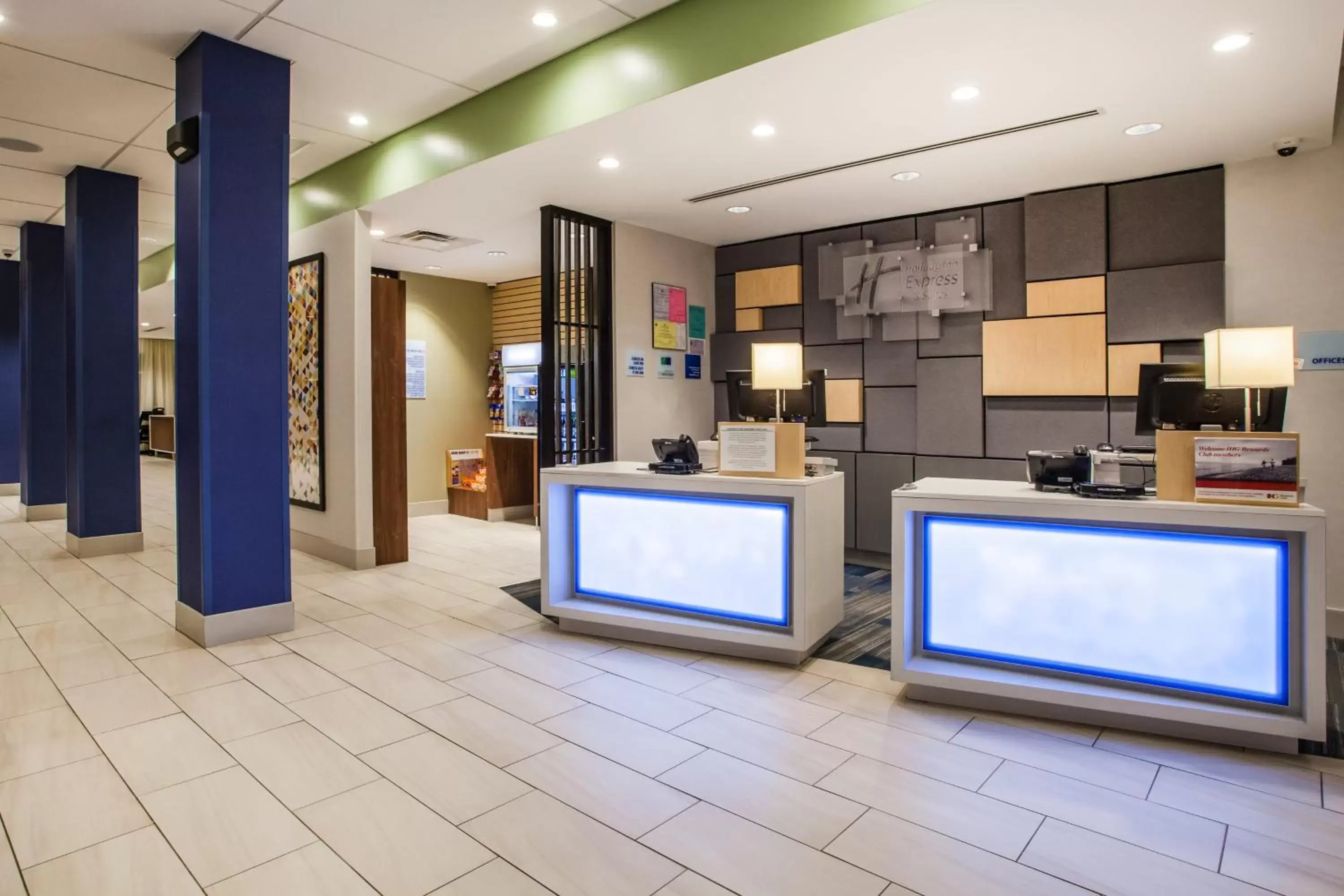 Property building in Holiday Inn Express & Suites Lexington Park California, an IHG Hotel