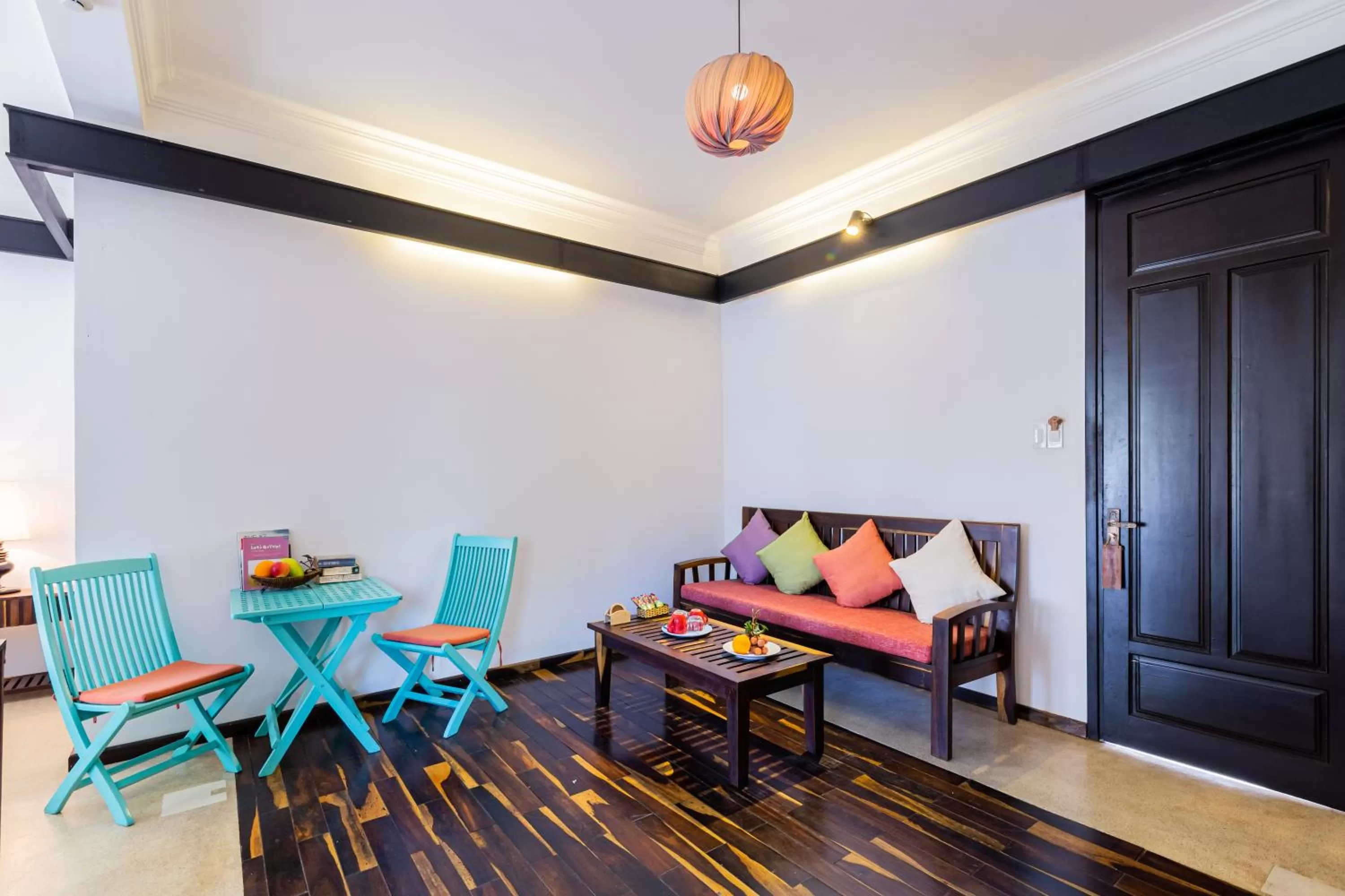 Seating area in Tra Que Mansion