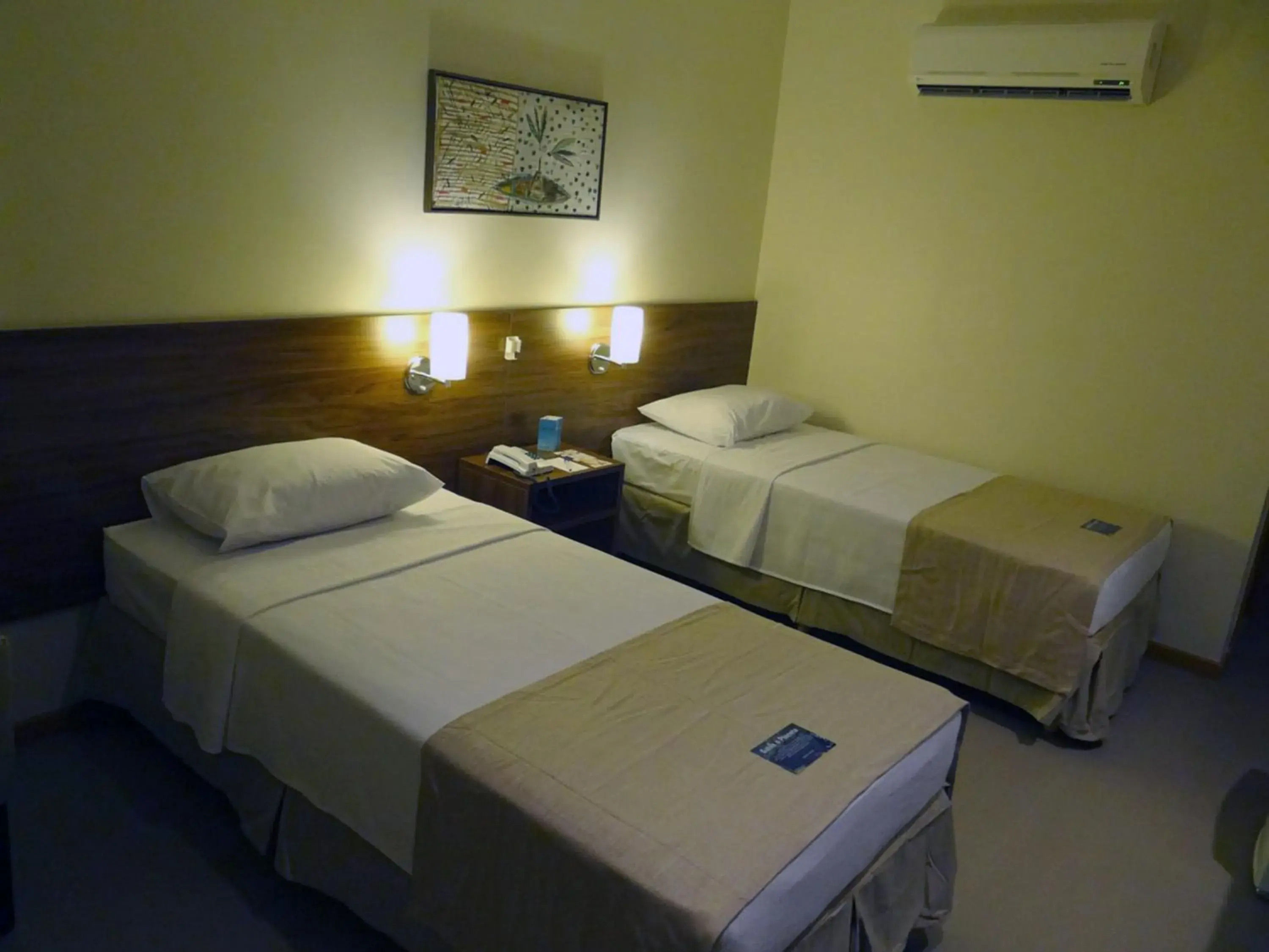 Photo of the whole room, Bed in Ibis Styles Belém Hangar