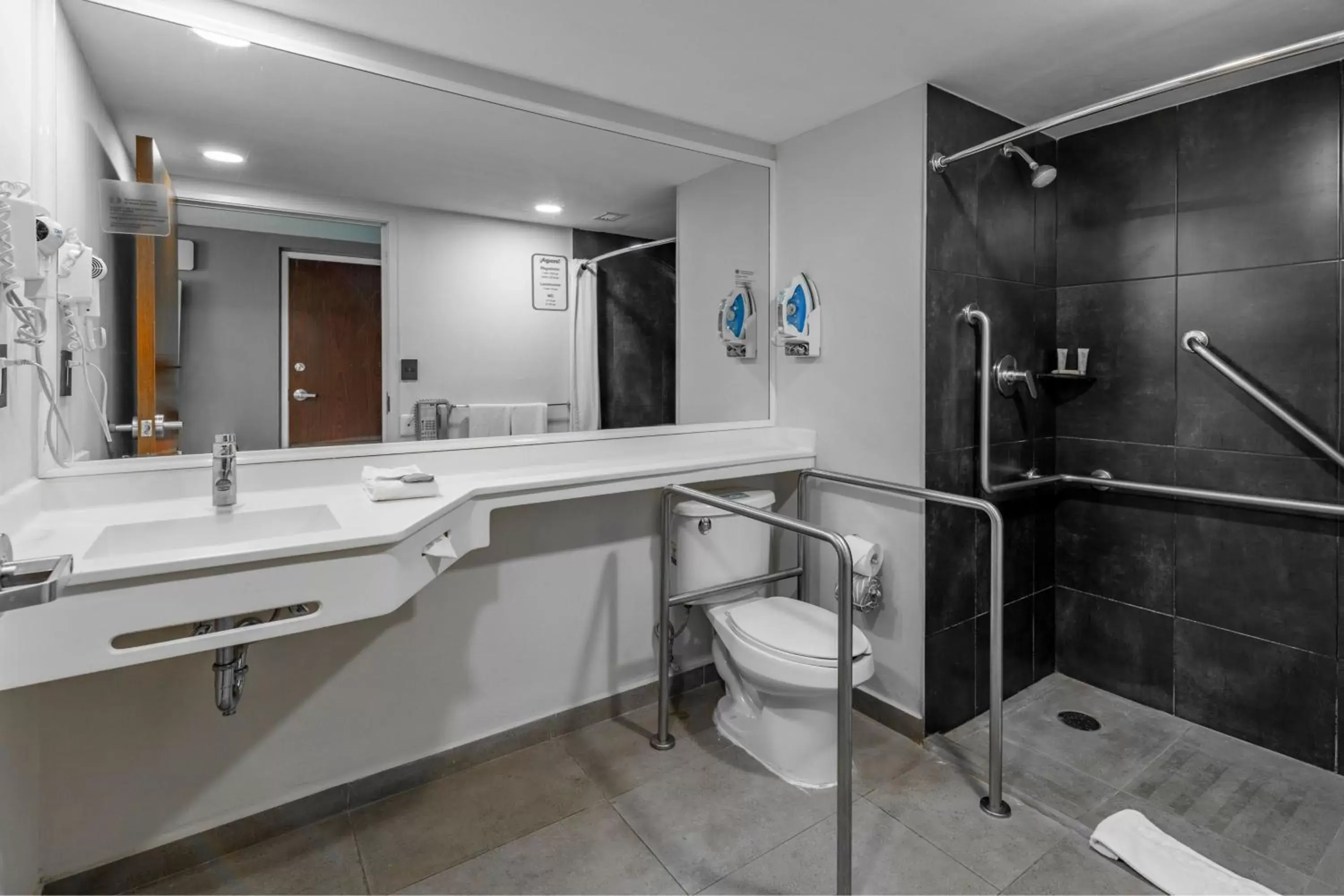 Bathroom in City Express by Marriott Chetumal