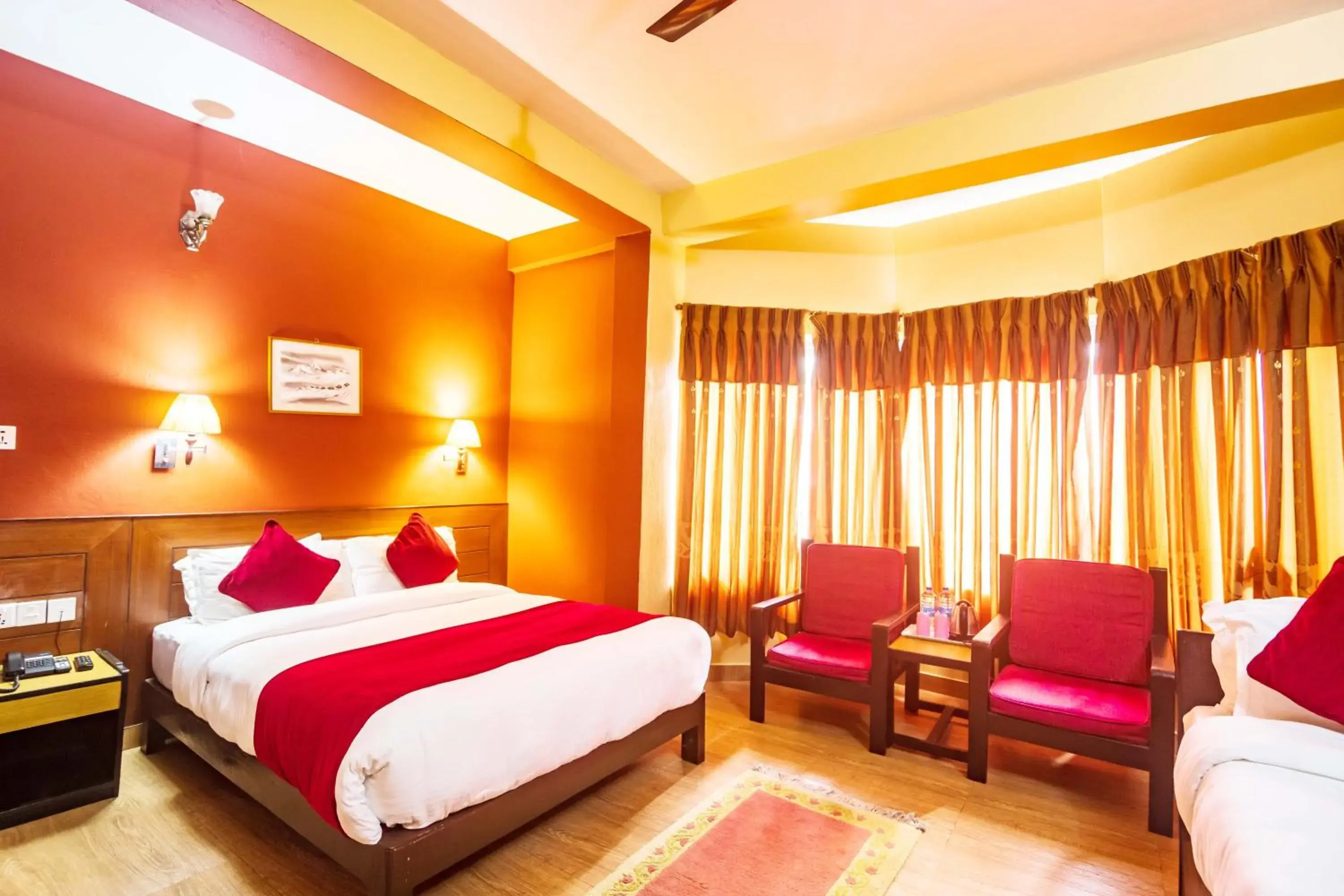 Bedroom, Bed in Hotel Silver Oaks Inn Bedroom, Bed in Hotel Silver Oaks Inn