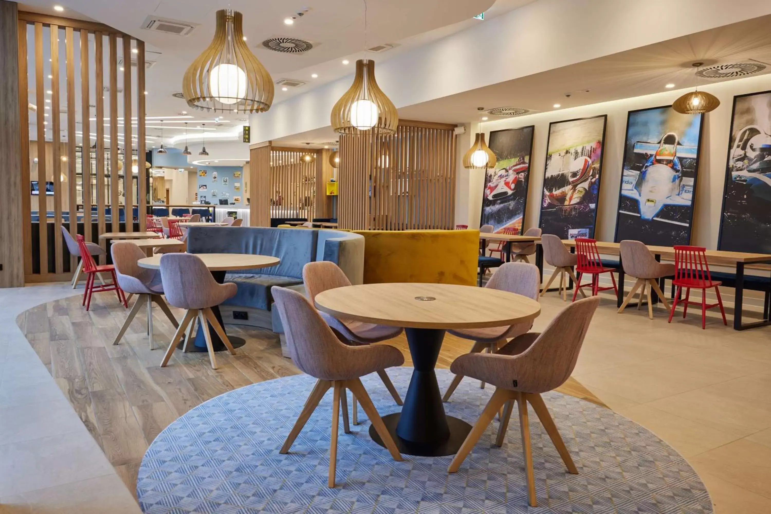 Lobby or reception, Lounge/Bar in Hampton By Hilton Poznan Swarzedz